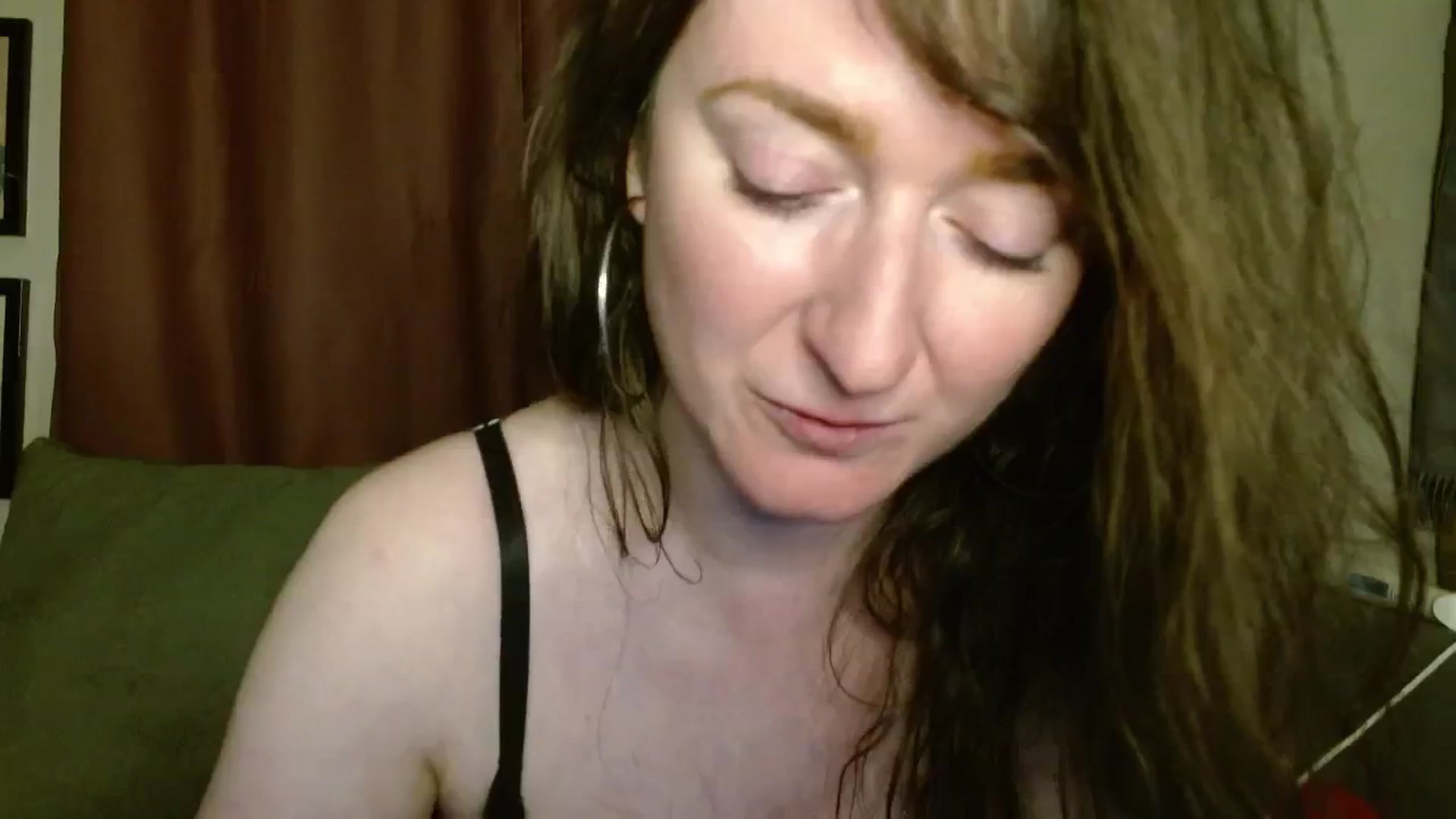 Gallery image thumbnail from RadiantLacy's myfreecams stream on, 05/16/2024, 10:16 image 7 of 20