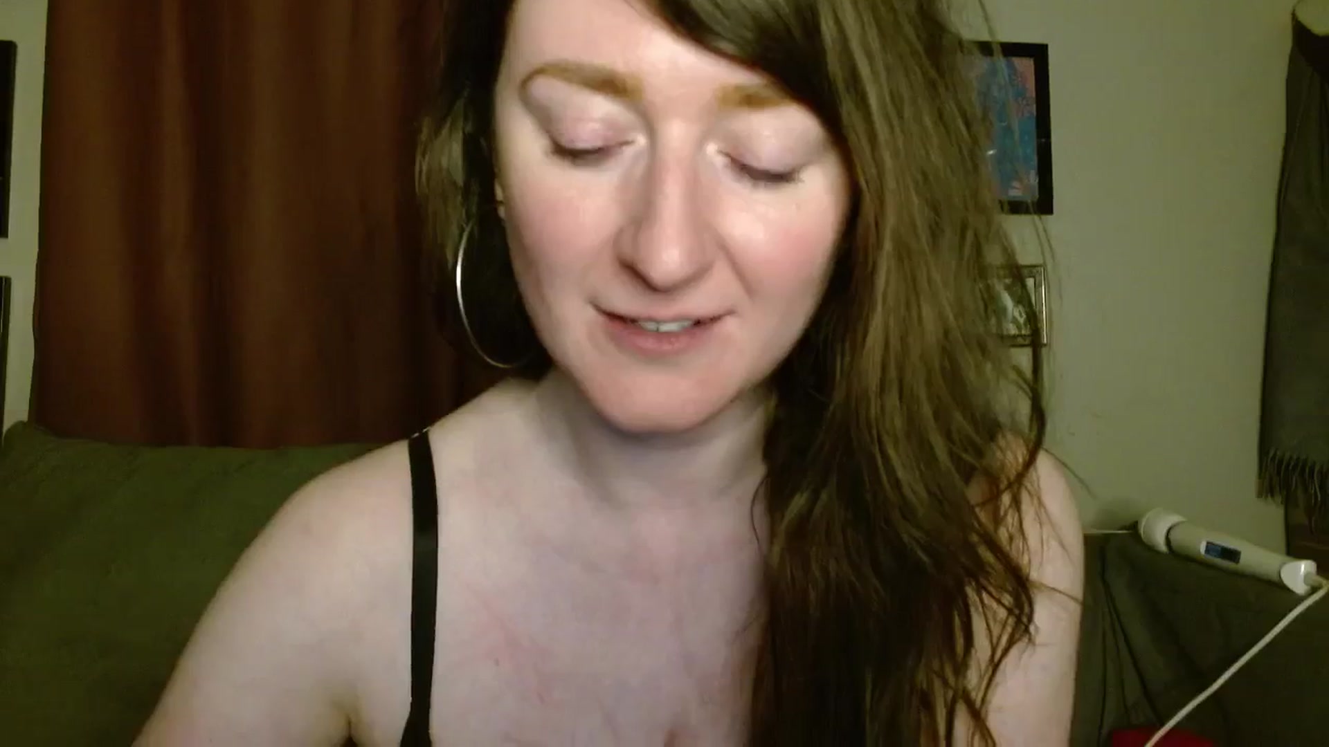 Gallery image thumbnail from RadiantLacy's myfreecams stream on, 05/16/2024, 10:16 image 9 of 20