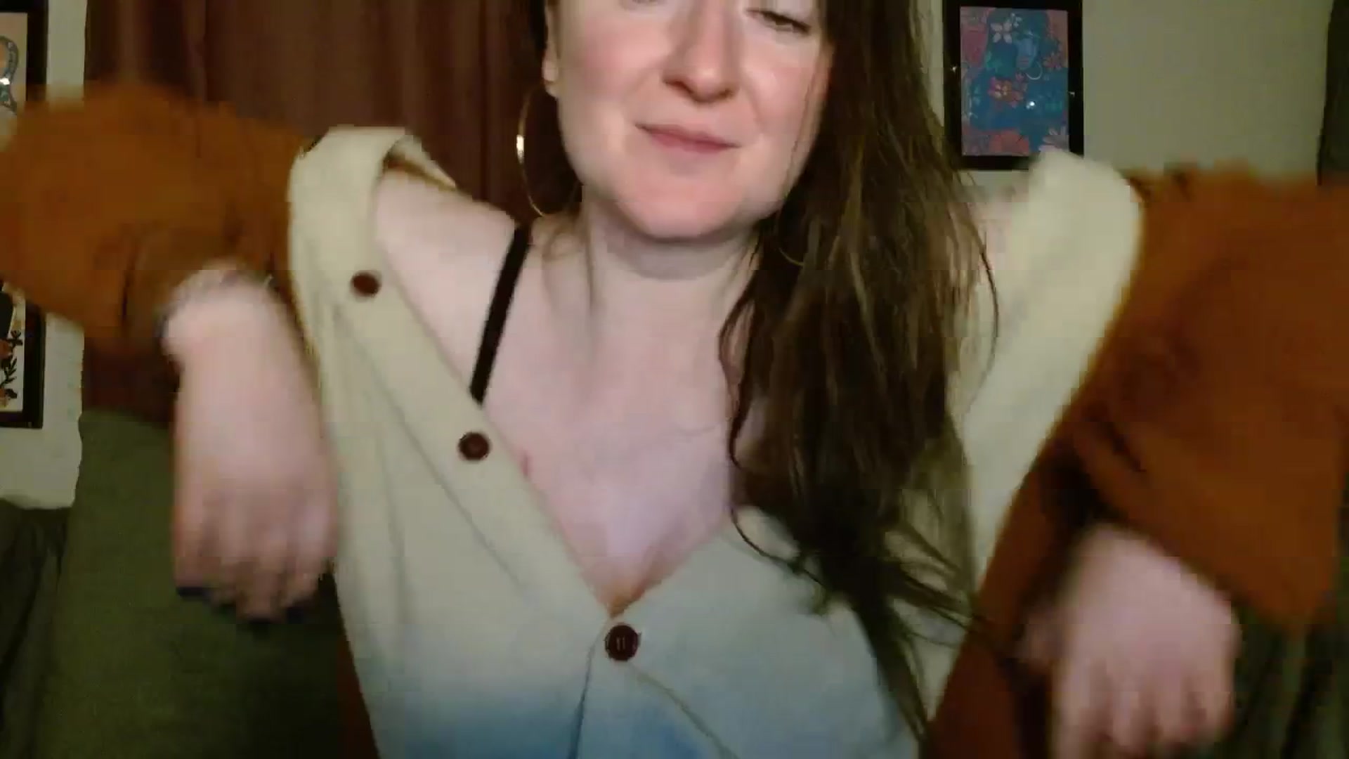 Gallery image thumbnail from RadiantLacy's myfreecams stream on, 05/19/2024, 10:47 image 6 of 20