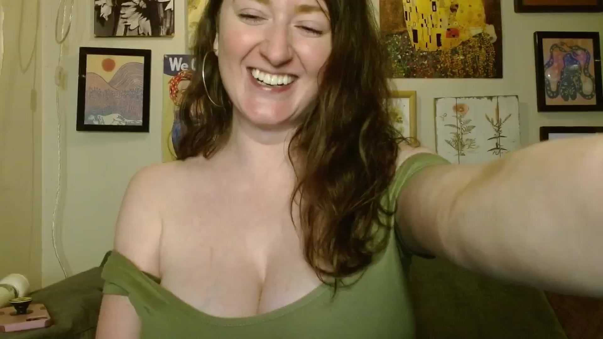 Gallery image thumbnail from RadiantLacy's myfreecams stream on, 08/14/2024, 12:48 image 9 of 20