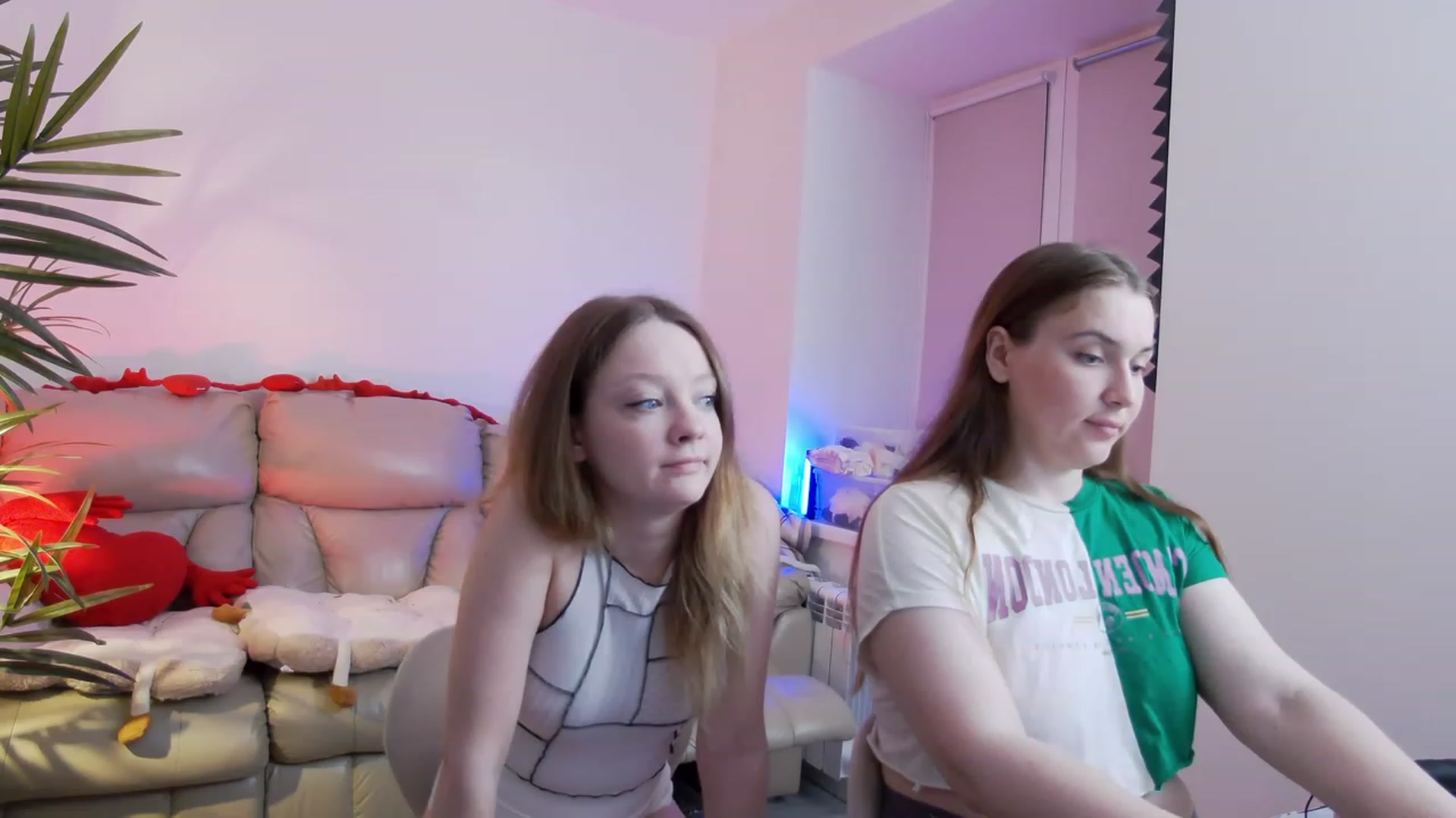 Gallery image thumbnail from Radiants__two's myfreecams stream on, 09/02/2023, 23:03 image 13 of 20