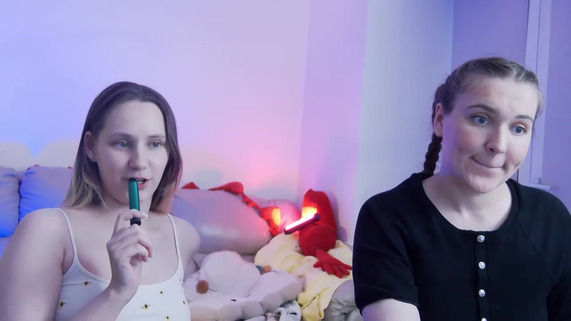 Gallery image thumbnail from Radiants__two's myfreecams stream on, 09/03/2023, 18:09 image 18 of 20