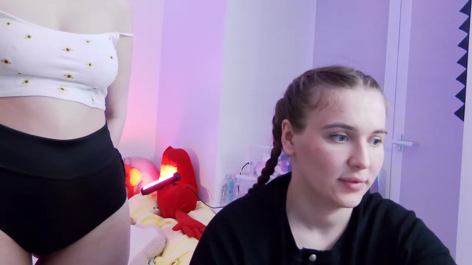 Gallery image thumbnail from Radiants__two's myfreecams stream on, 09/03/2023, 18:09 image 10 of 20