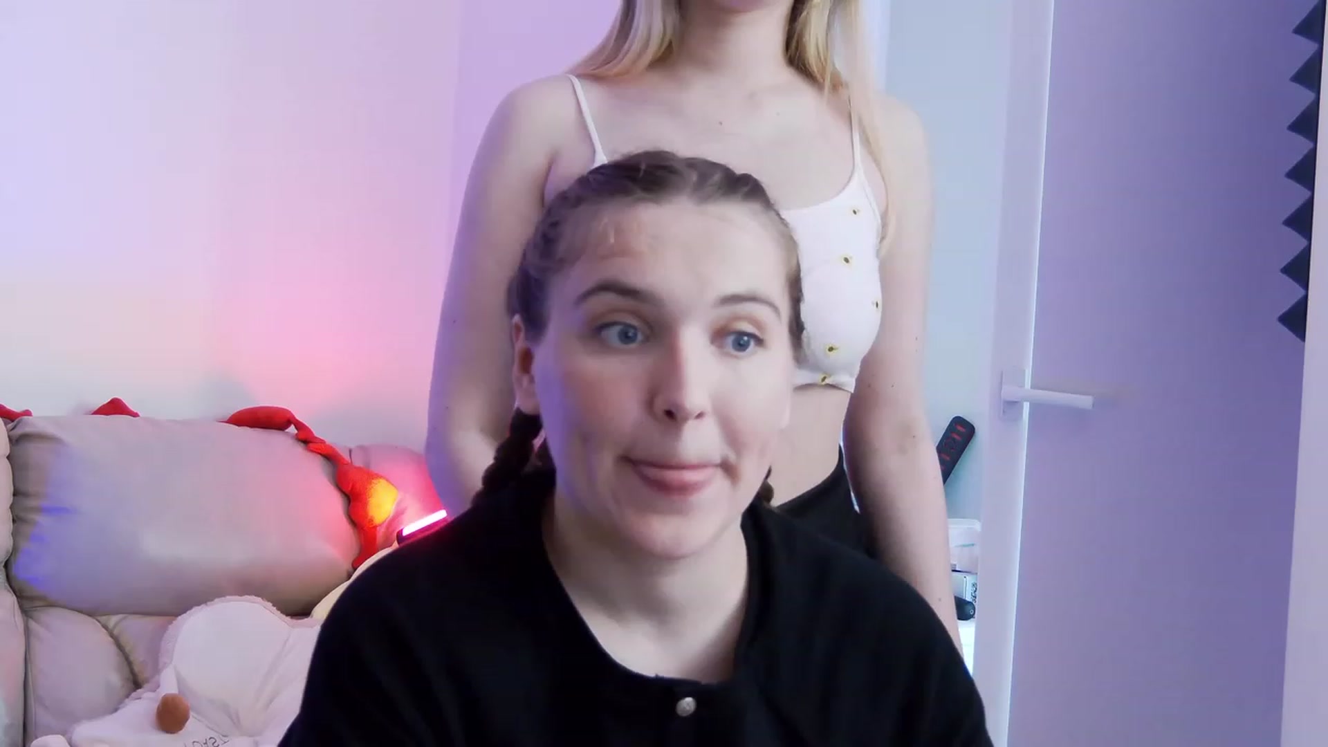 Gallery image thumbnail from Radiants__two's myfreecams stream on, 09/03/2023, 18:09 image 3 of 20