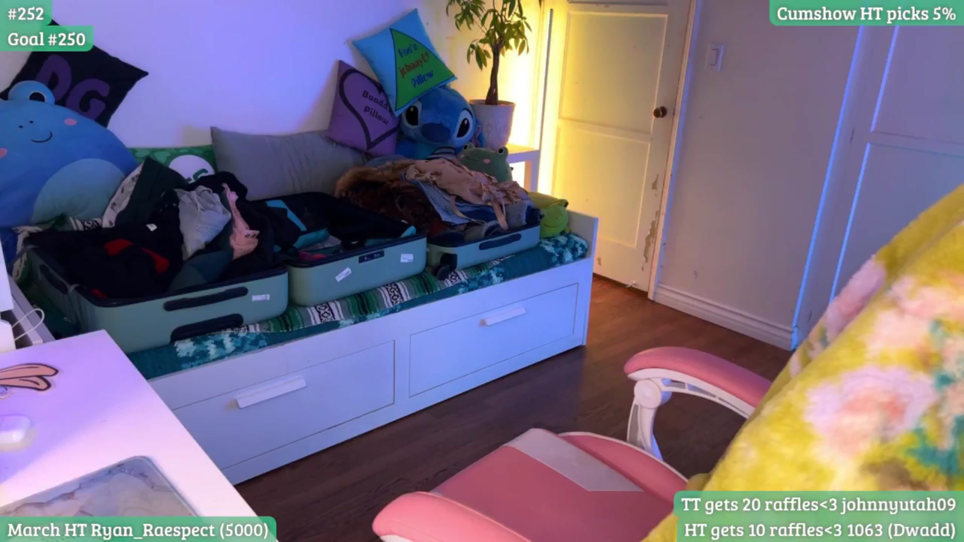 Gallery image thumbnail from RaeRiley's myfreecams stream on, 03/12/2026, 04:00 image 8 of 20