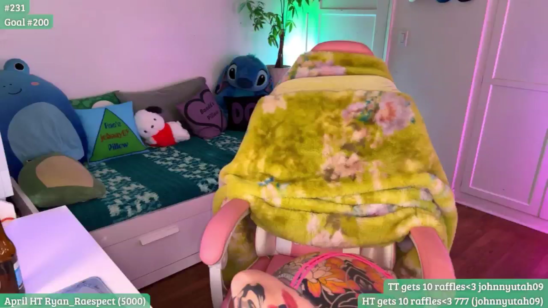 Gallery image thumbnail from RaeRiley's myfreecams stream on, 04/06/2026, 24:34 image 19 of 20