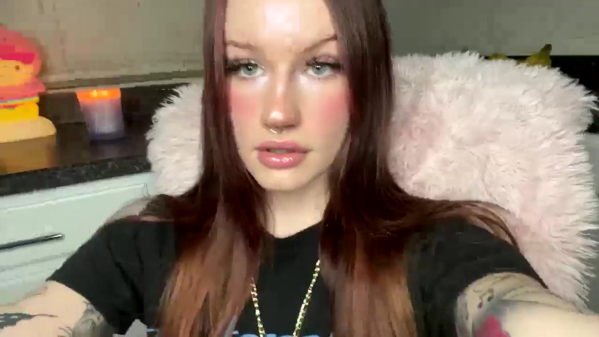 Gallery image thumbnail from RainStormin's myfreecams stream on, 03/10/2025, 06:25 image 2 of 20