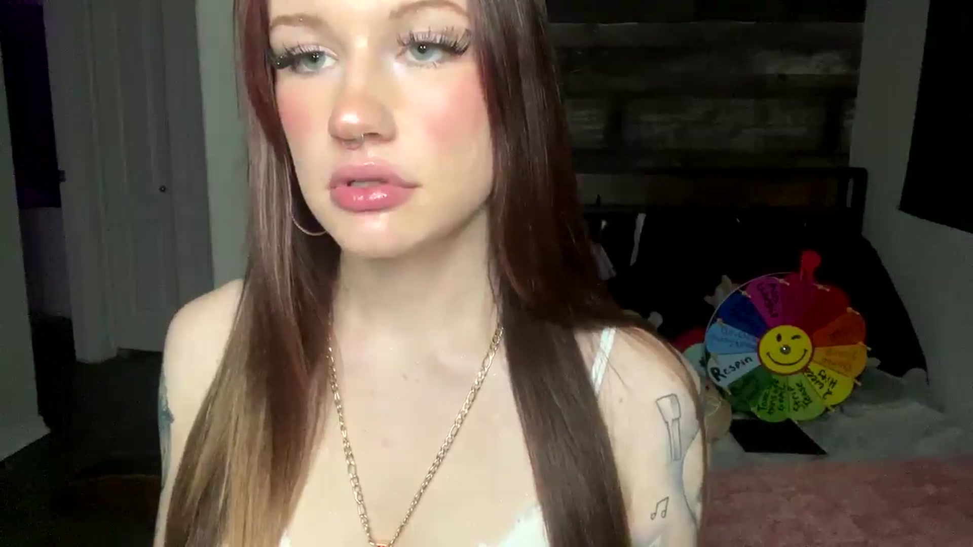Gallery image thumbnail from RainStormin's myfreecams stream on, 03/13/2025, 07:54 image 17 of 20