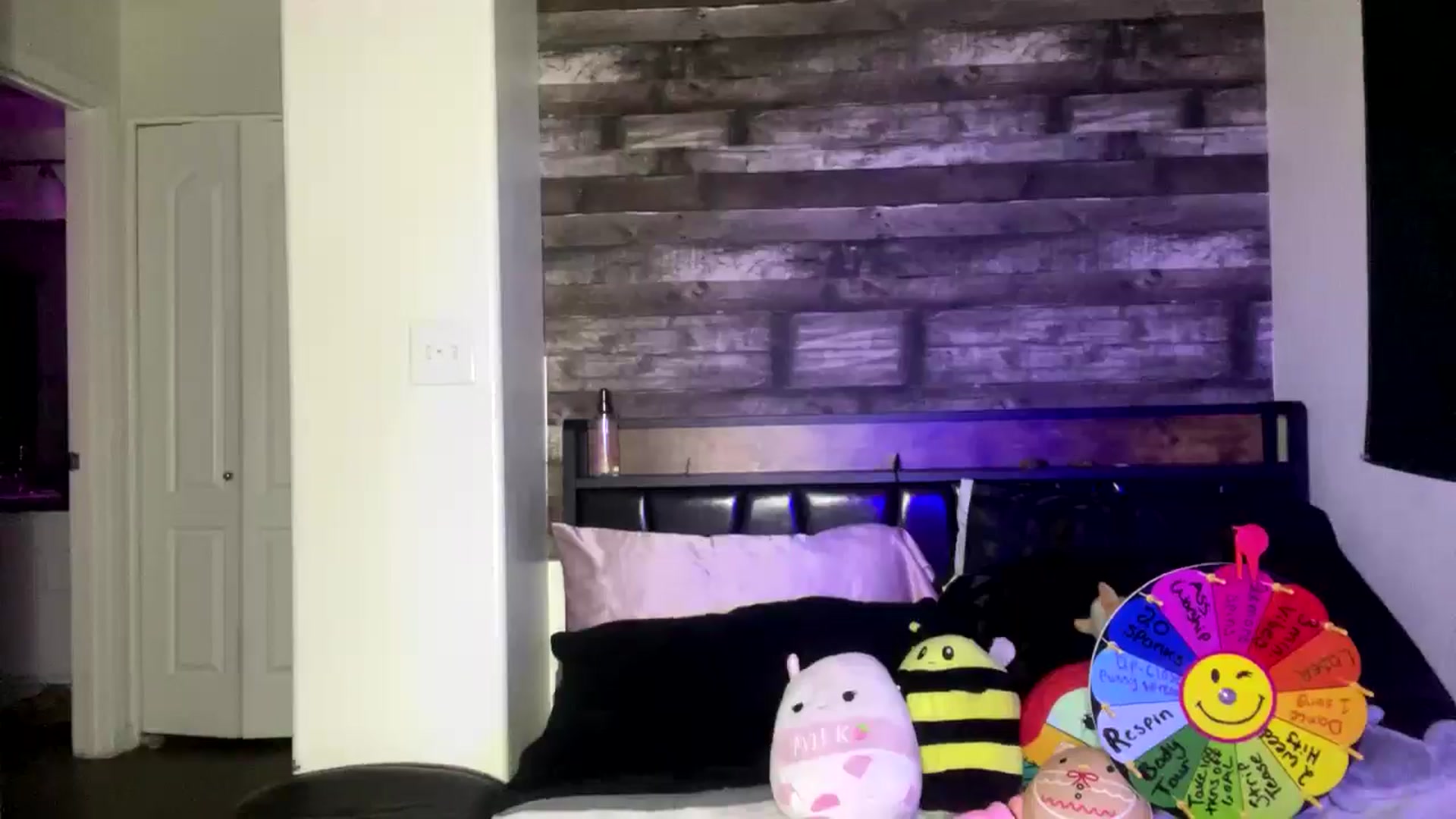 Gallery image thumbnail from RainStormin's myfreecams stream on, 03/13/2025, 09:37 image 2 of 20
