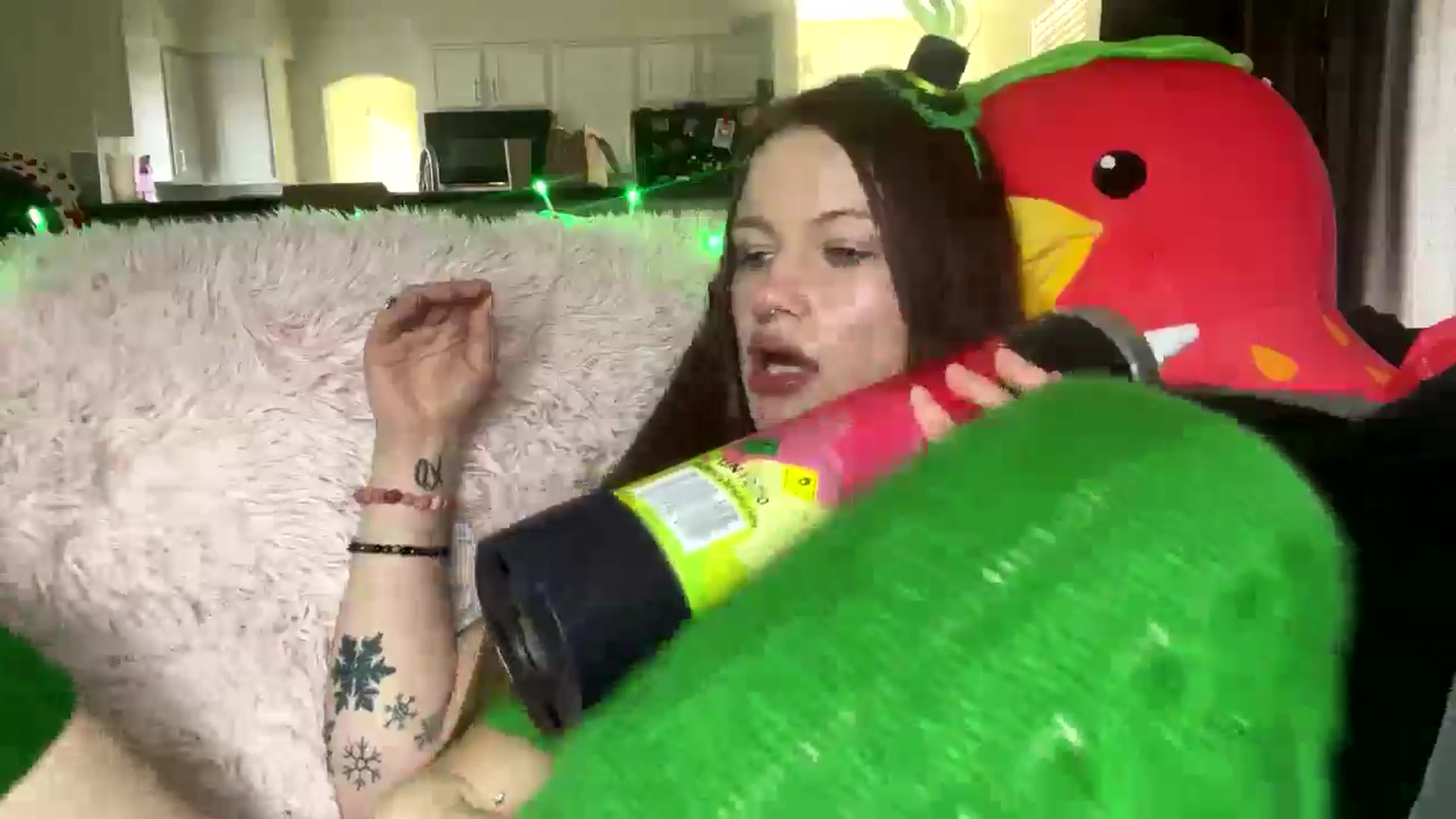 Gallery image thumbnail from RainStormin's myfreecams stream on, 03/16/2025, 17:12 image 14 of 20