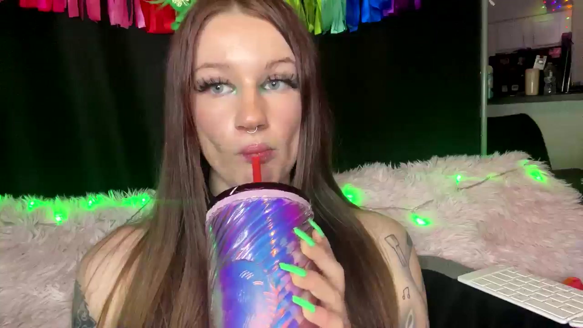 Gallery image thumbnail from RainStormin's myfreecams stream on, 03/18/2025, 11:29 image 6 of 20