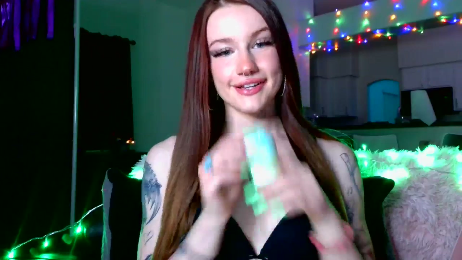 Gallery image thumbnail from RainStormin's myfreecams stream on, 03/26/2025, 06:01 image 17 of 20