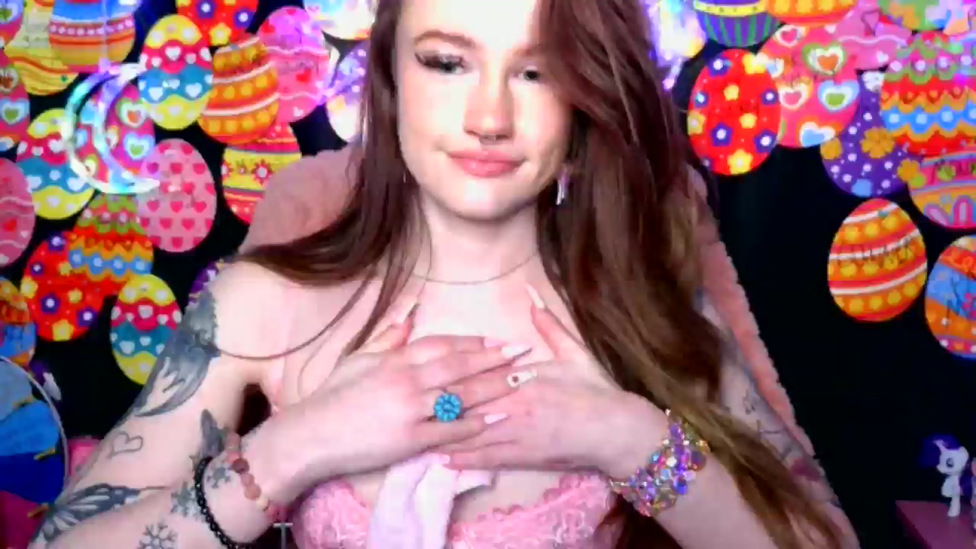 Gallery image thumbnail from RainStormin's myfreecams stream on, 04/13/2025, 07:30 image 16 of 20