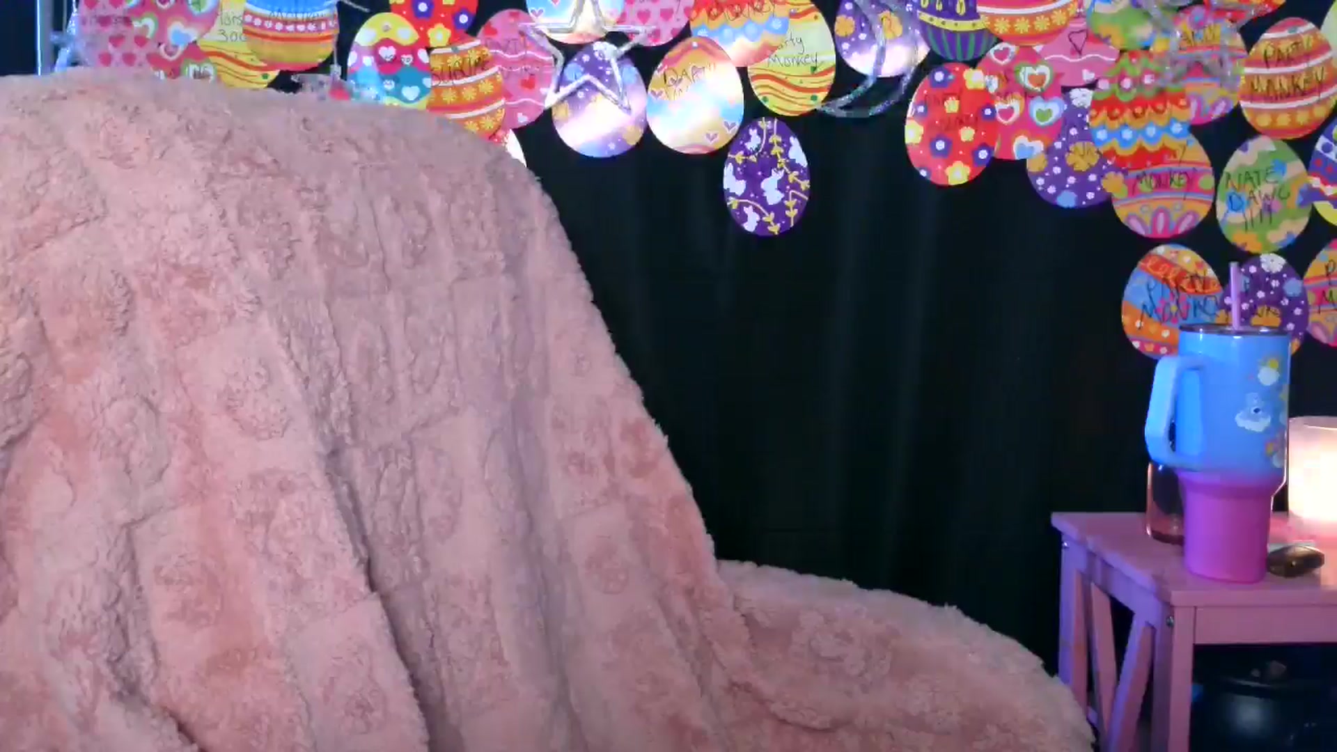 Gallery image thumbnail from RainStormin's myfreecams stream on, 04/17/2025, 21:12 image 8 of 20
