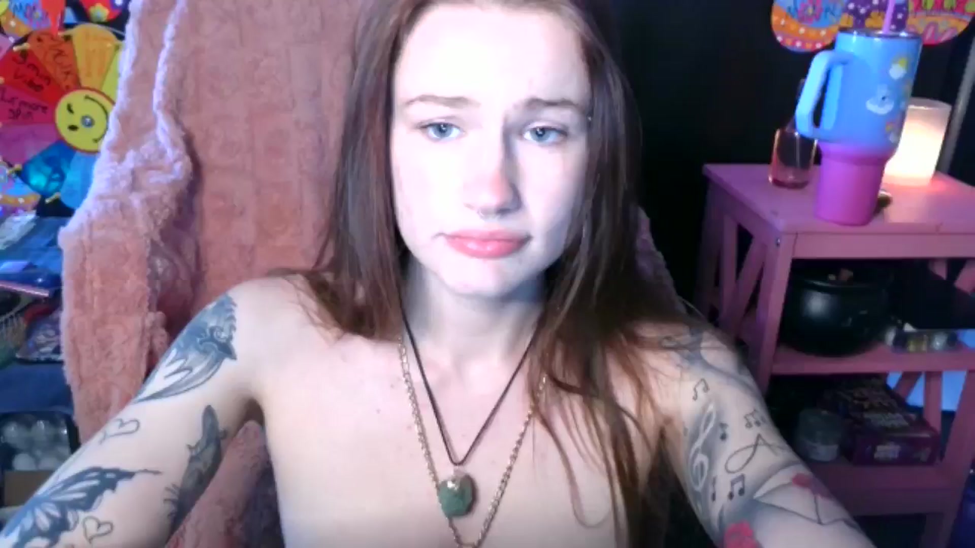 Gallery image thumbnail from RainStormin's myfreecams stream on, 04/17/2025, 21:44 image 18 of 20