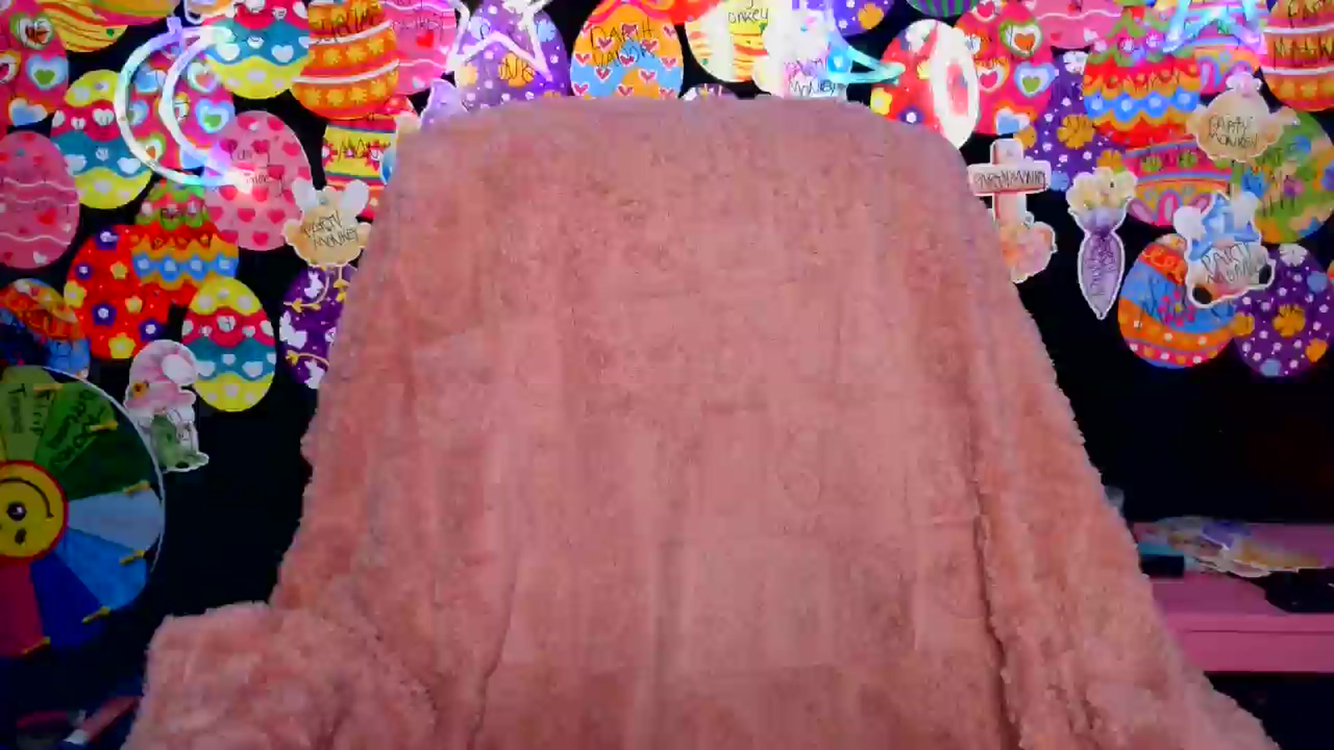 Gallery image thumbnail from RainStormin's myfreecams stream on, 04/19/2025, 08:00 image 18 of 20