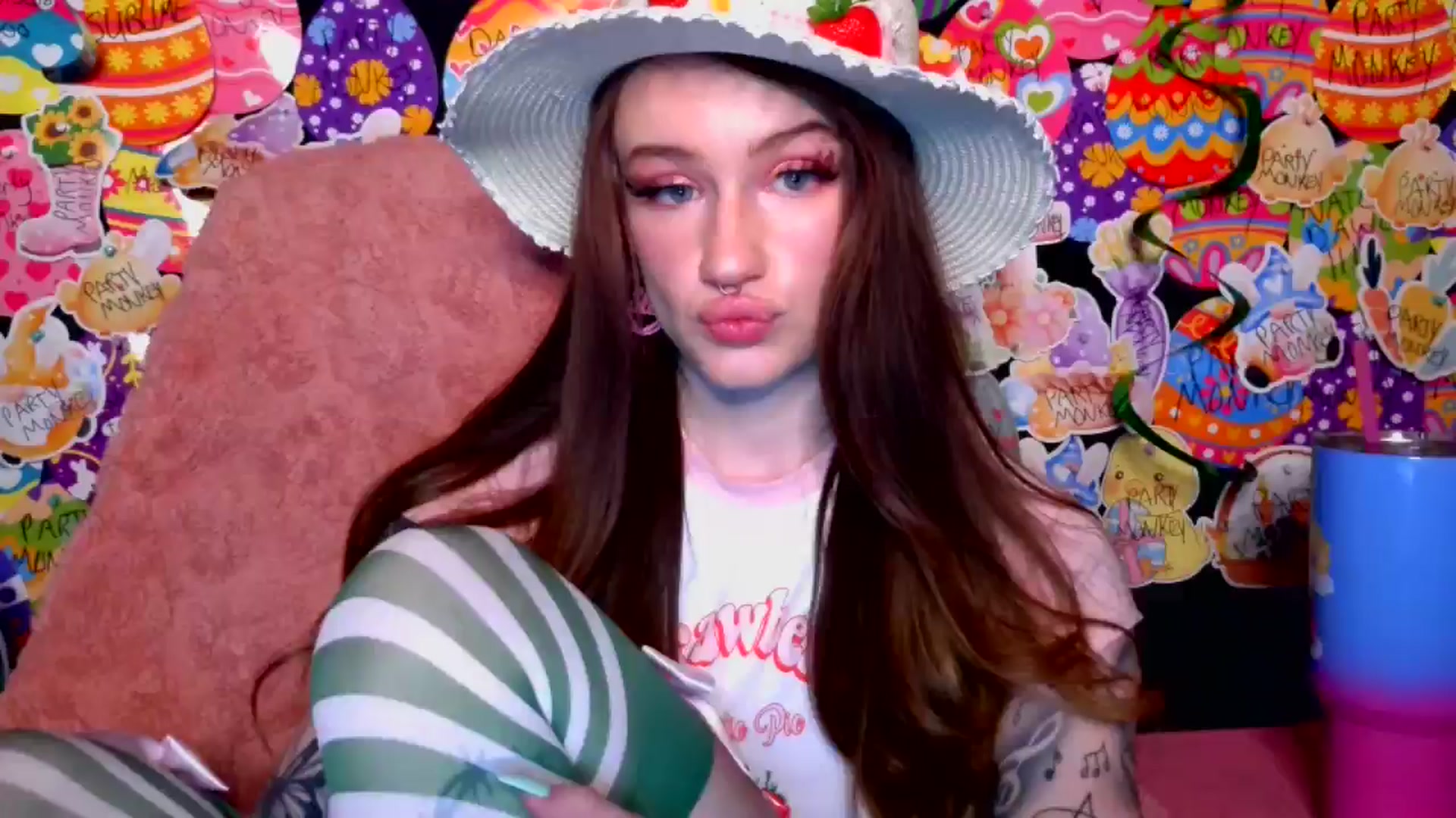 Gallery image thumbnail from RainStormin's myfreecams stream on, 04/28/2025, 05:58 image 18 of 20