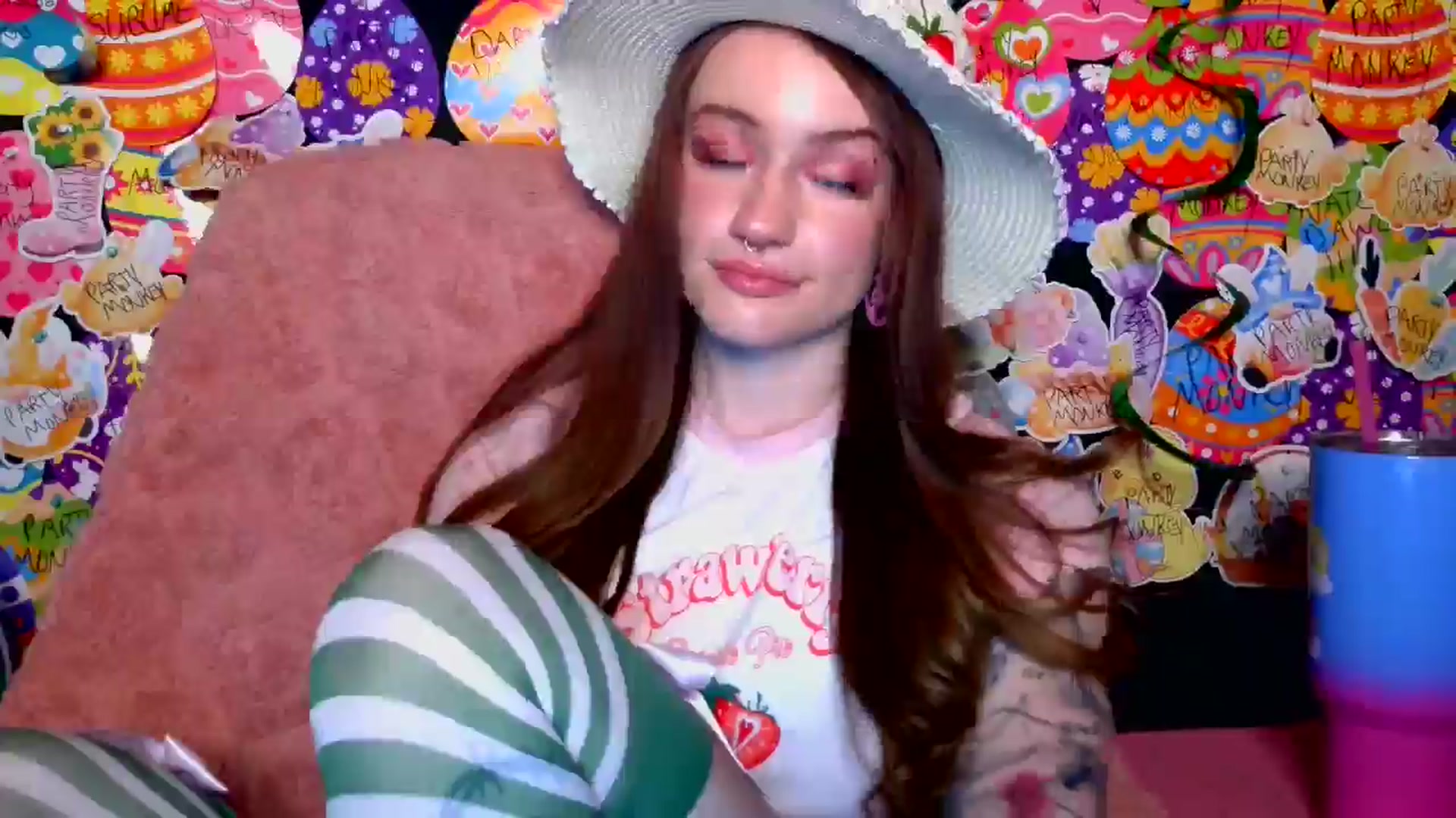 Gallery image thumbnail from RainStormin's myfreecams stream on, 04/28/2025, 05:58 image 15 of 20