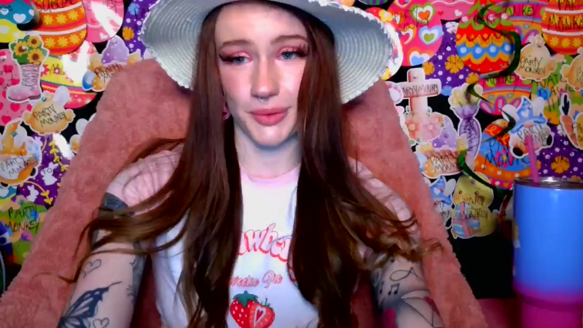 Gallery image thumbnail from RainStormin's myfreecams stream on, 04/28/2025, 06:10 image 16 of 20