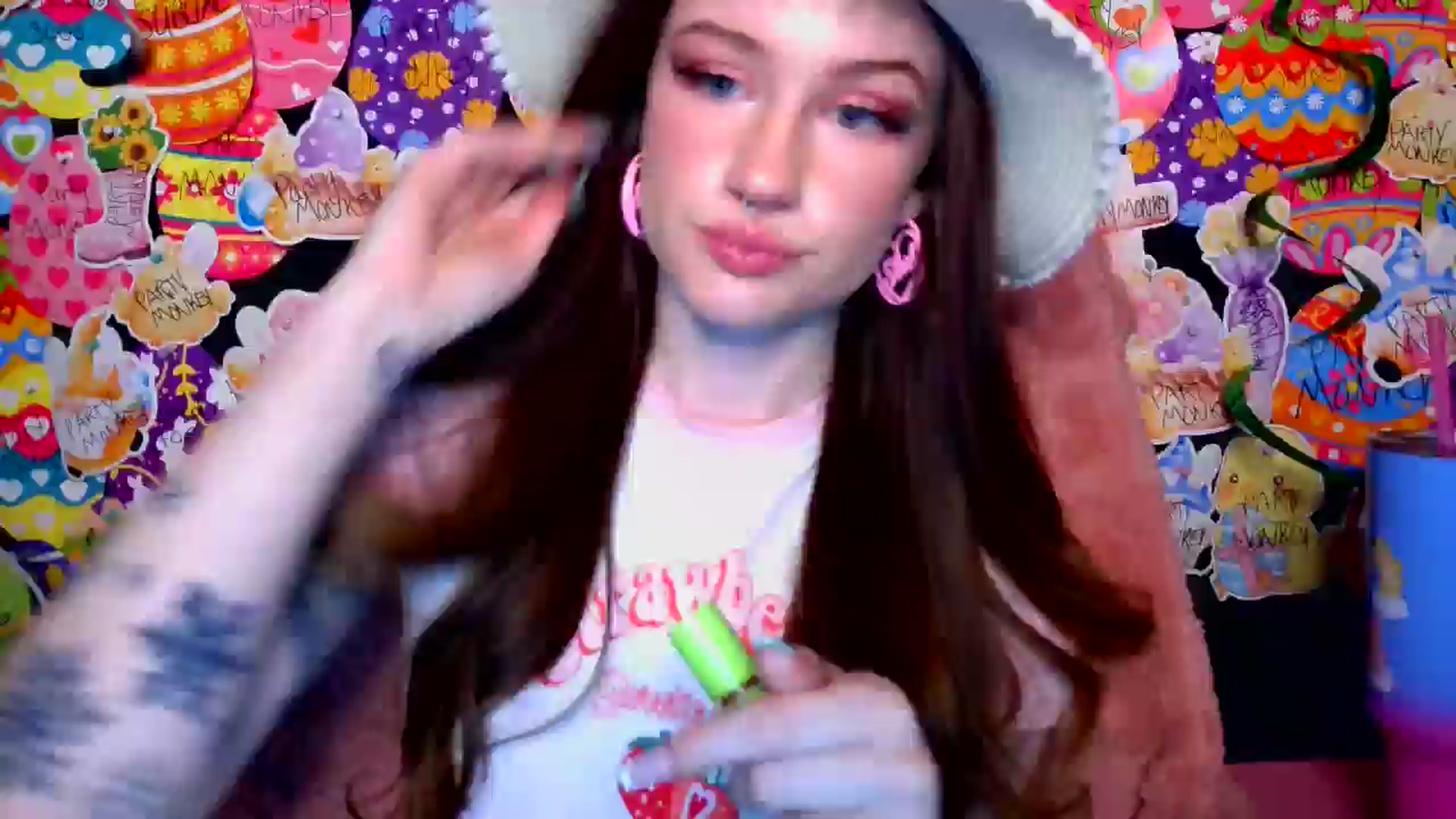 Gallery image thumbnail from RainStormin's myfreecams stream on, 04/28/2025, 08:36 image 3 of 20