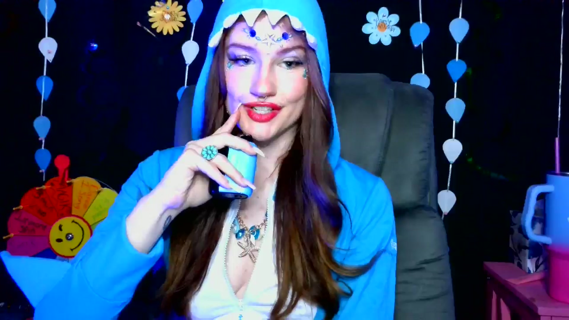 Gallery image thumbnail from RainStormin's myfreecams stream on, 05/08/2025, 06:42 image 11 of 20