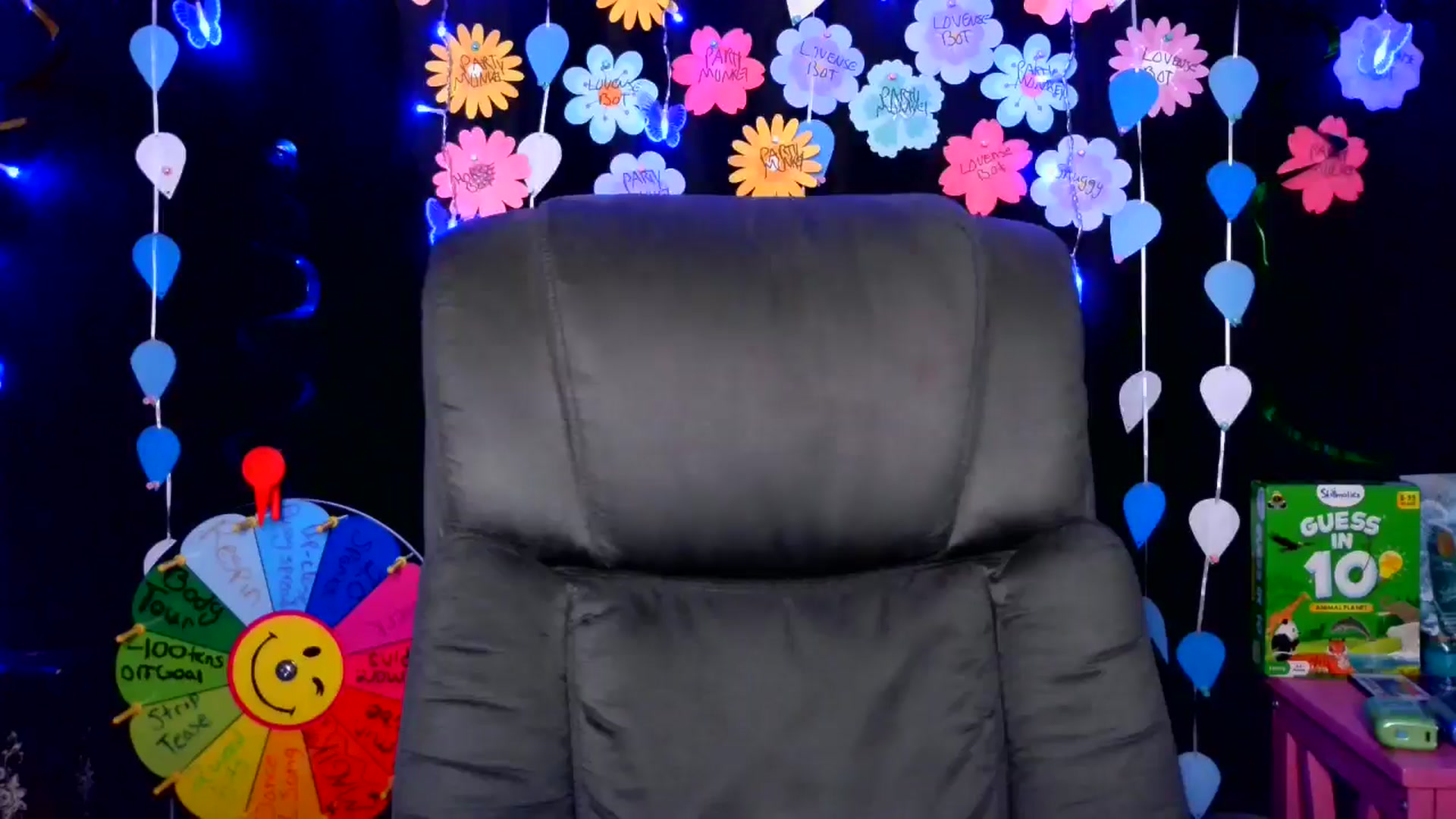 Gallery image thumbnail from RainStormin's myfreecams stream on, 05/14/2025, 07:34 image 11 of 20