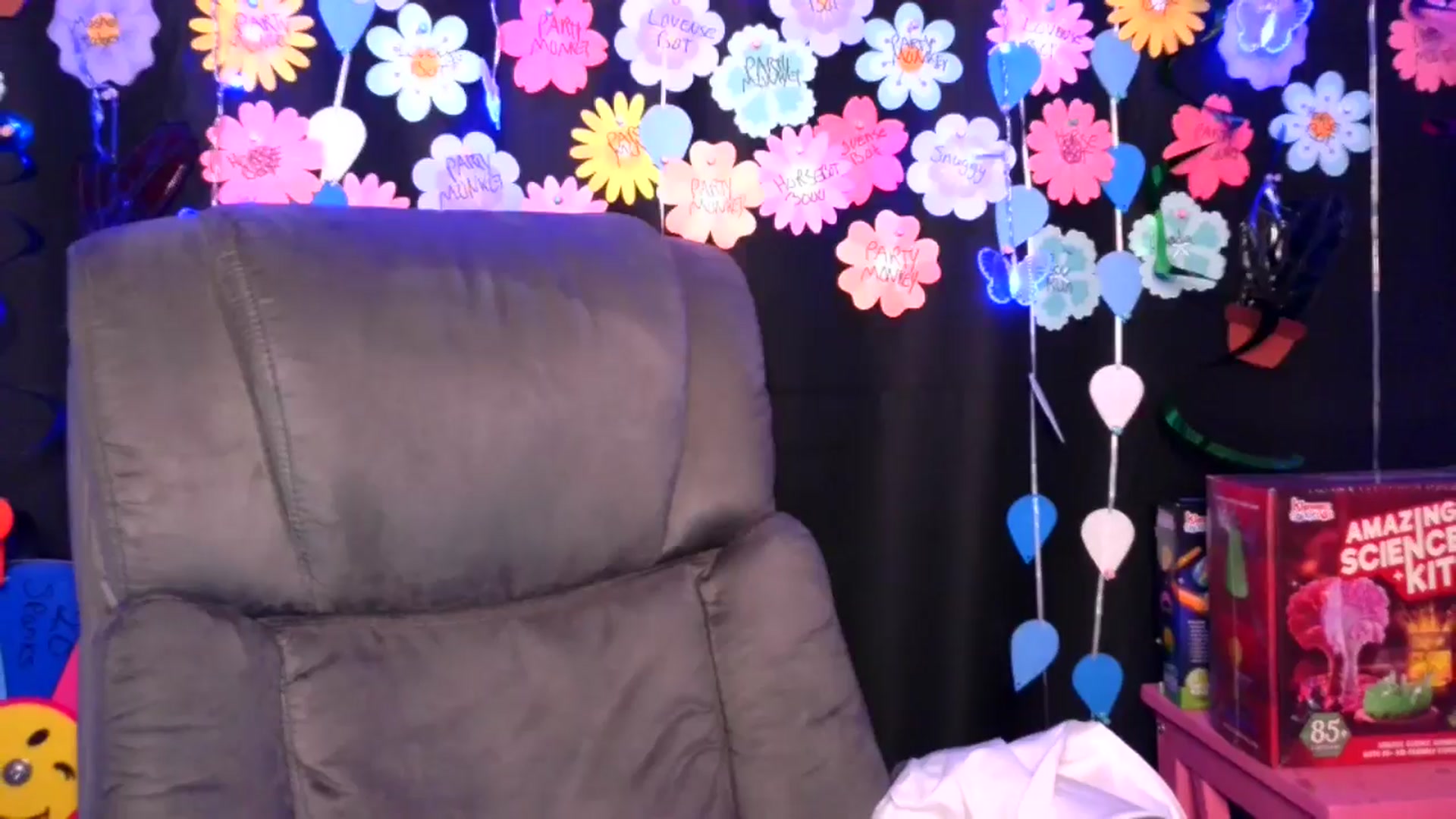 Gallery image thumbnail from RainStormin's myfreecams stream on, 05/17/2025, 07:30 image 17 of 20
