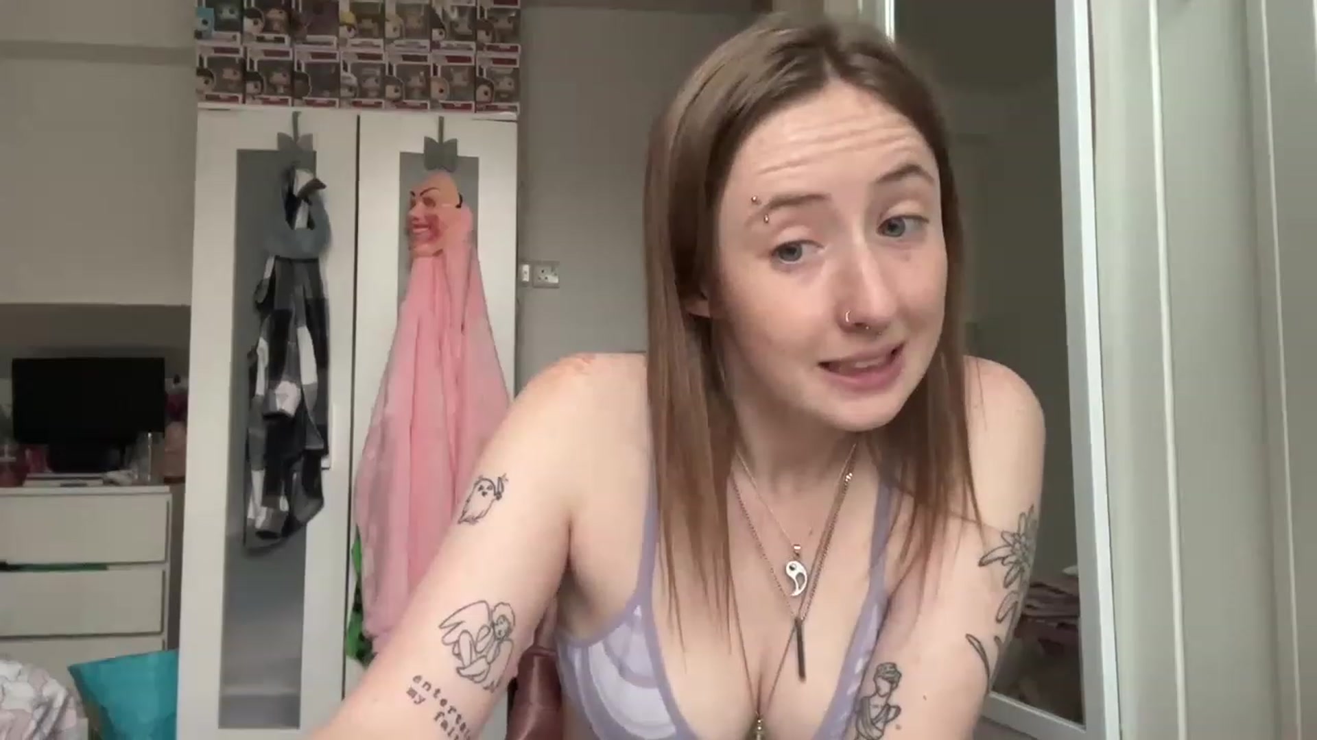 Gallery image thumbnail from Rainangel2's myfreecams stream on, 02/07/2023, 16:50 image 3 of 20