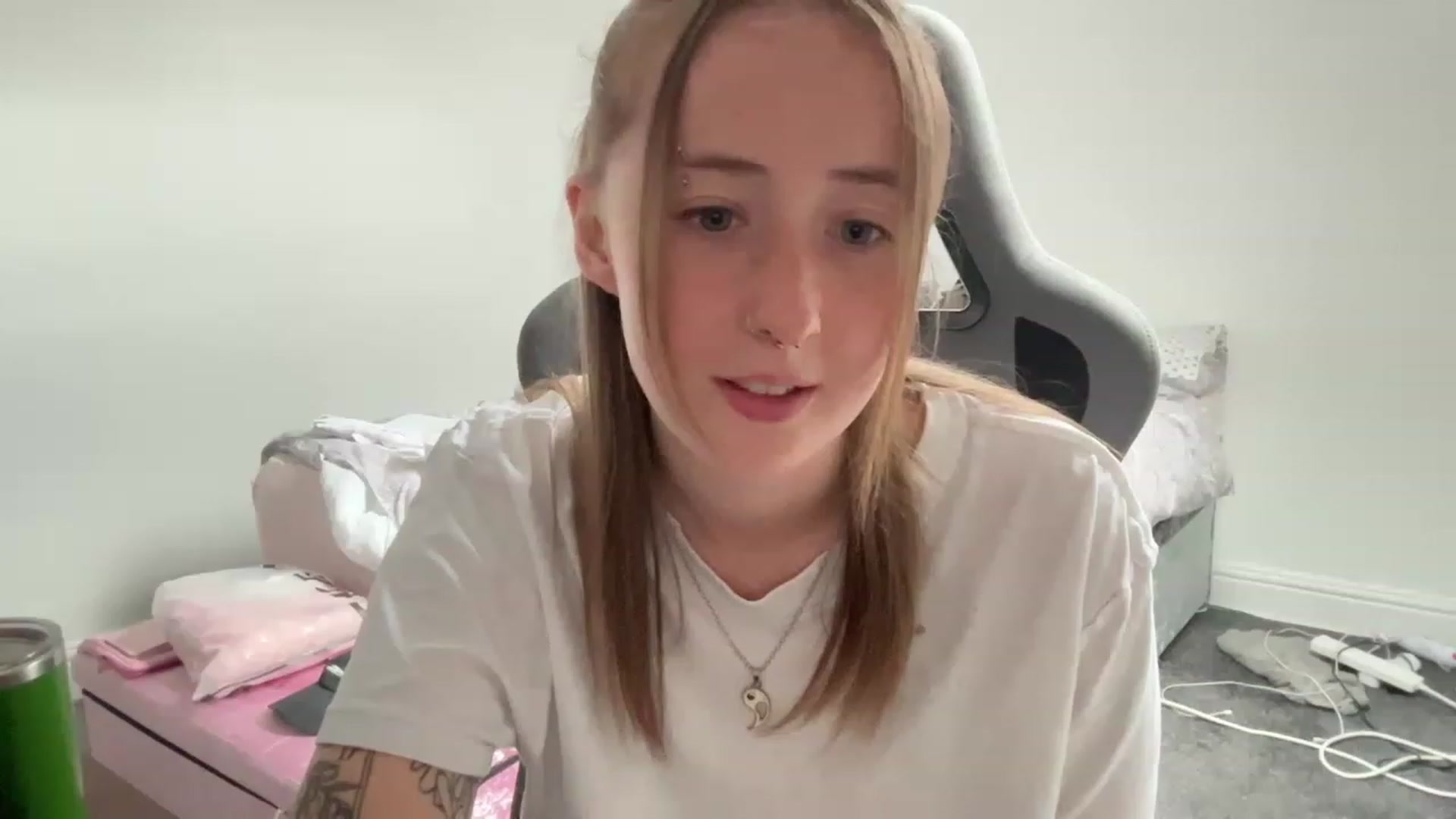 Gallery image thumbnail from Rainangel2's myfreecams stream on, 06/28/2023, 12:38 image 7 of 20
