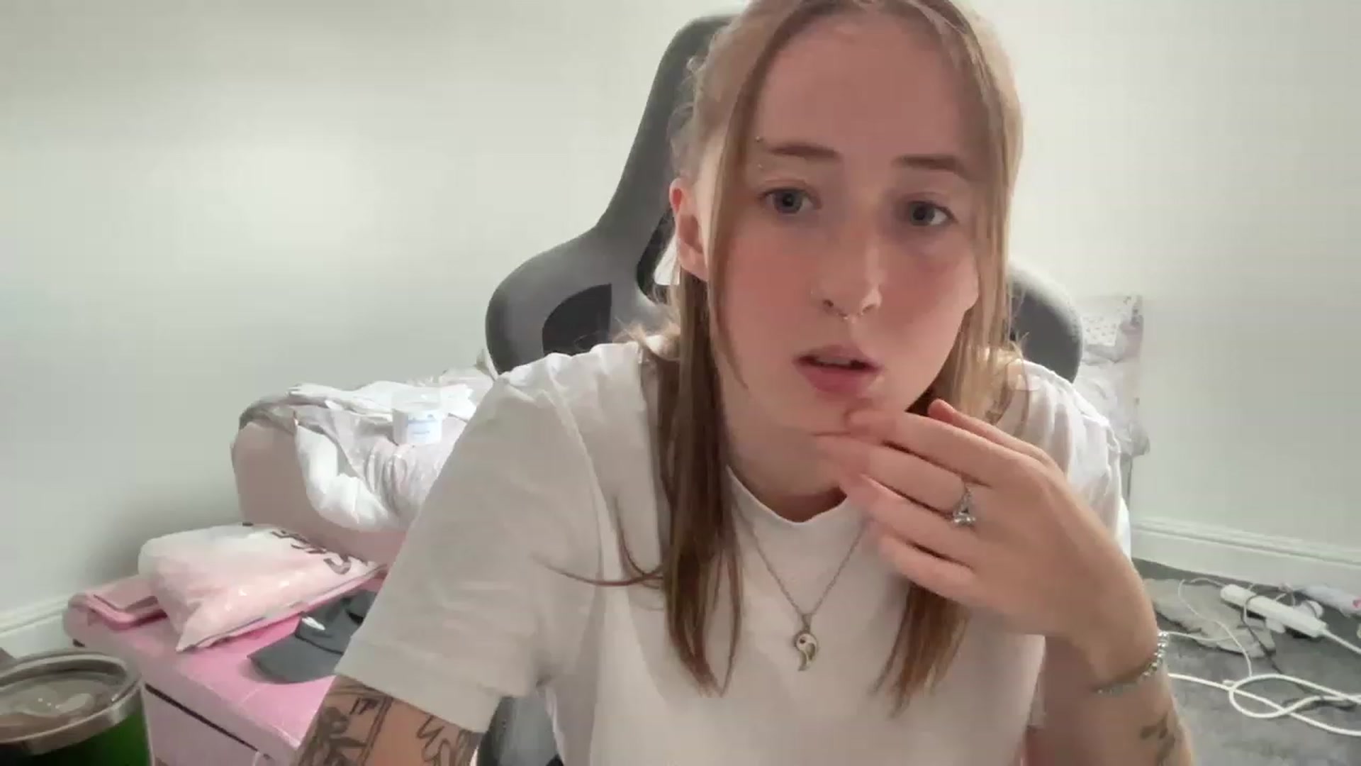 Gallery image thumbnail from Rainangel2's myfreecams stream on, 06/28/2023, 12:38 image 2 of 20