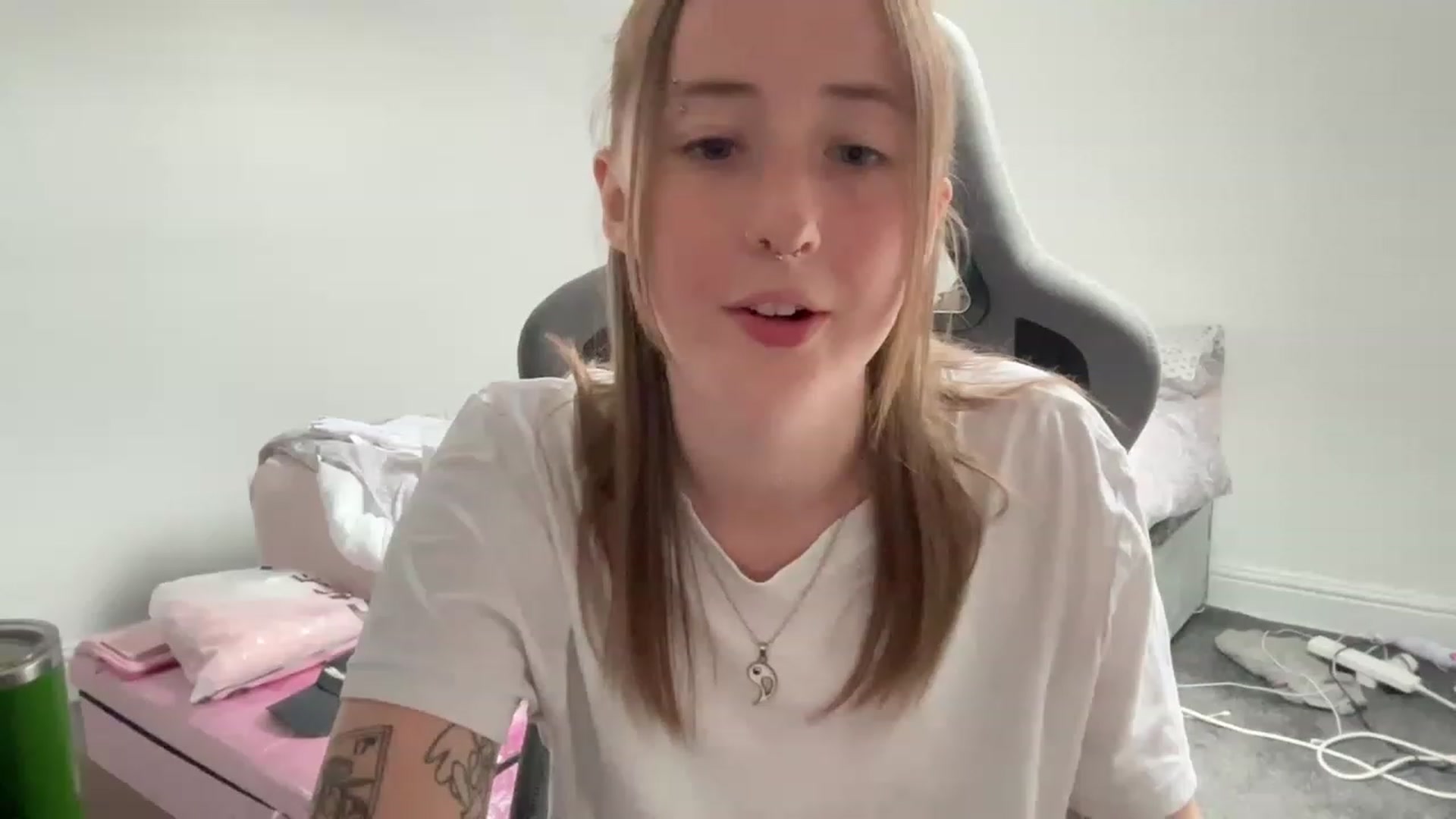 Gallery image thumbnail from Rainangel2's myfreecams stream on, 06/28/2023, 12:38 image 8 of 20
