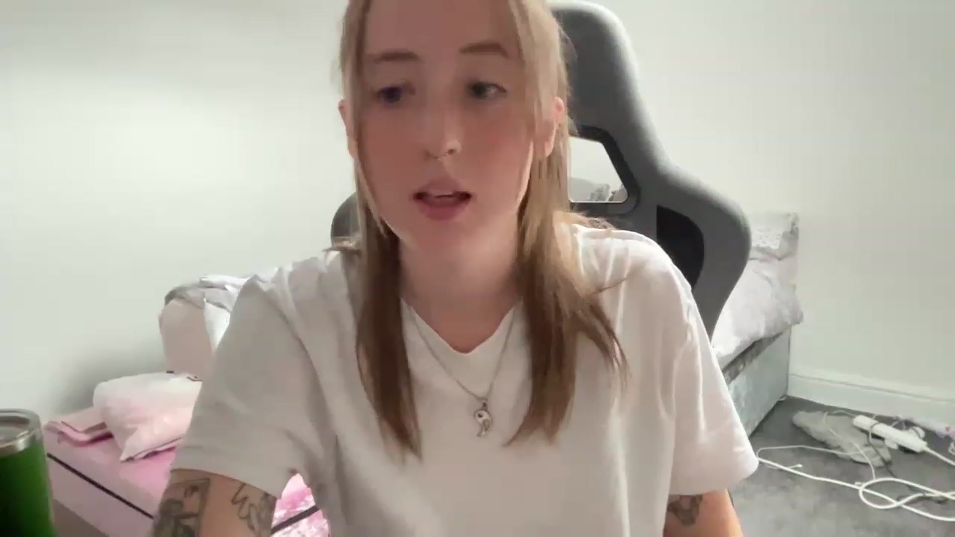 Gallery image thumbnail from Rainangel2's myfreecams stream on, 06/28/2023, 12:38 image 4 of 20