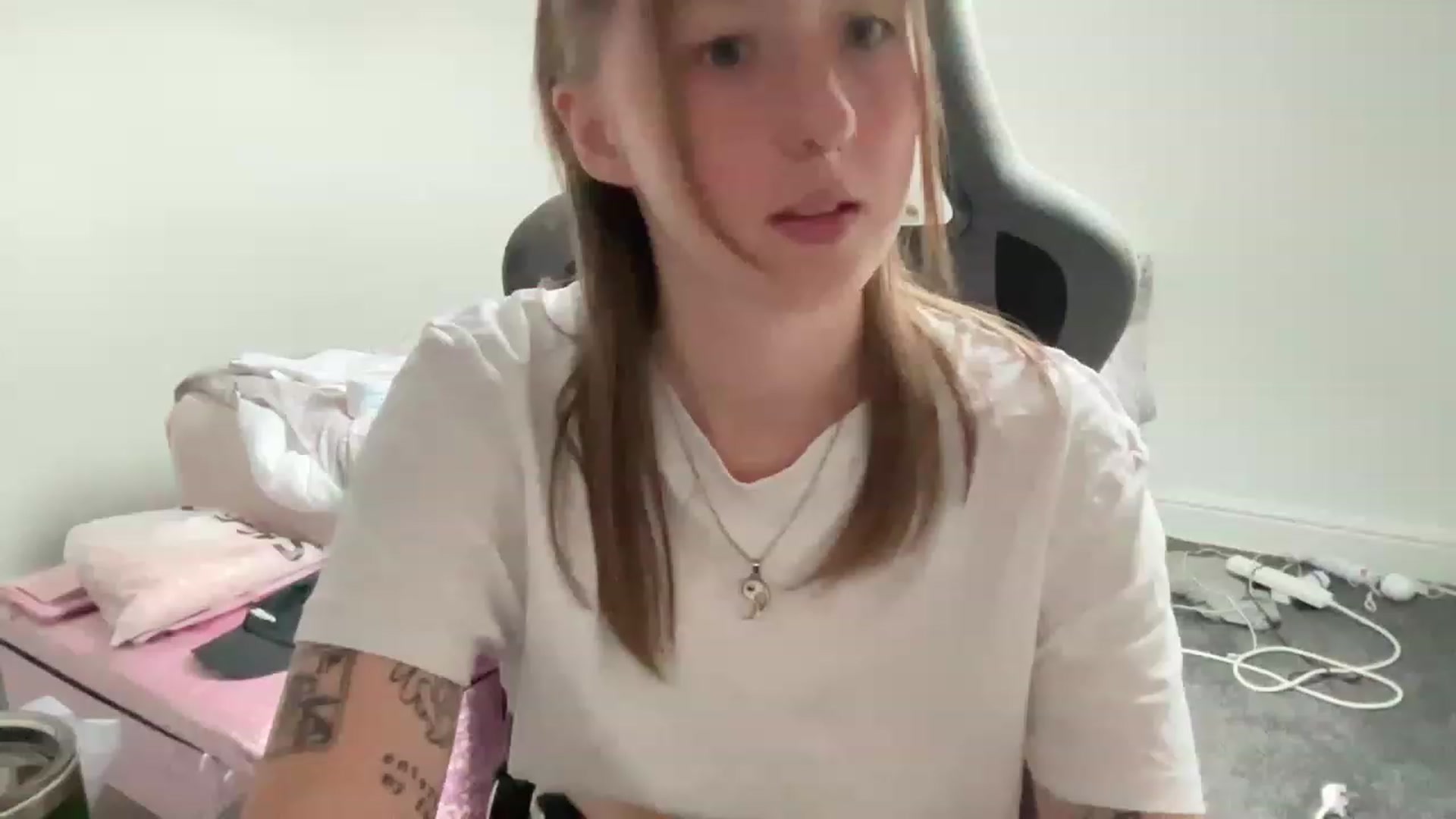 Gallery image thumbnail from Rainangel2's myfreecams stream on, 06/28/2023, 12:38 image 12 of 20