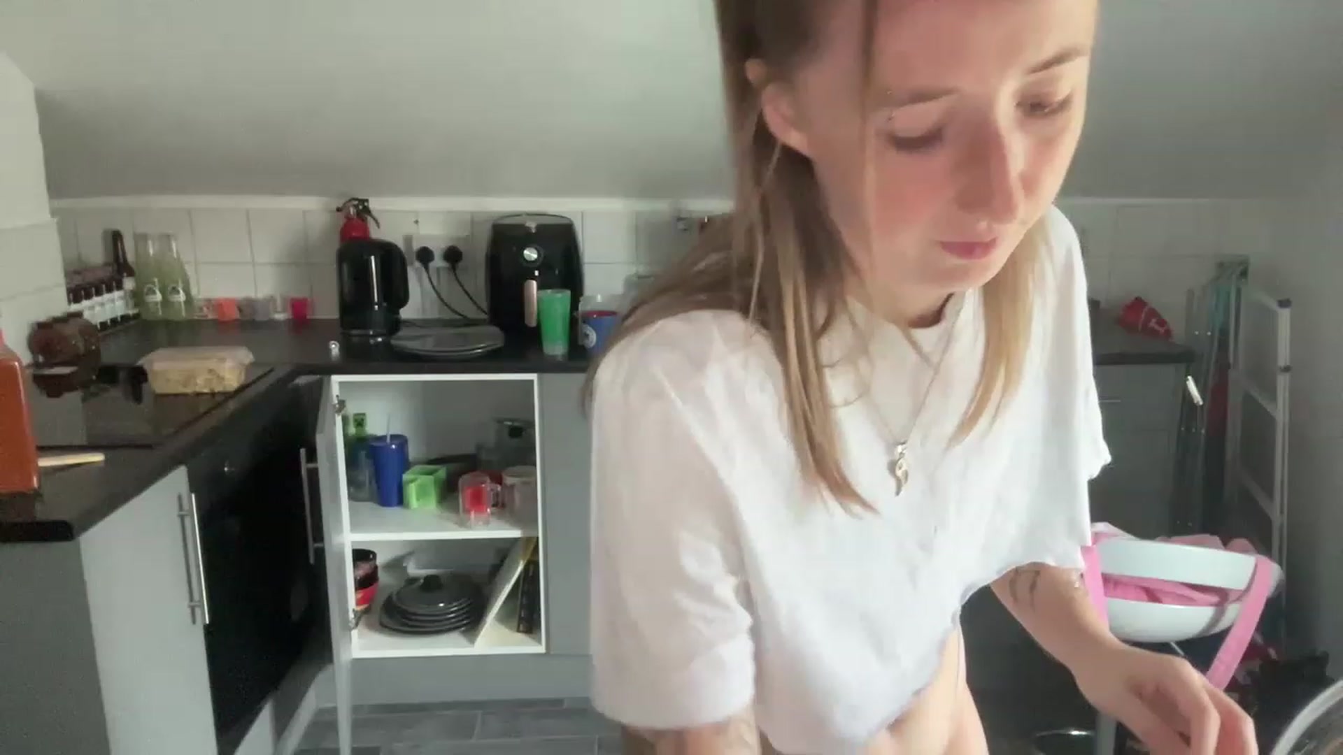 Gallery image thumbnail from Rainangel2's myfreecams stream on, 06/28/2023, 14:40 image 3 of 20