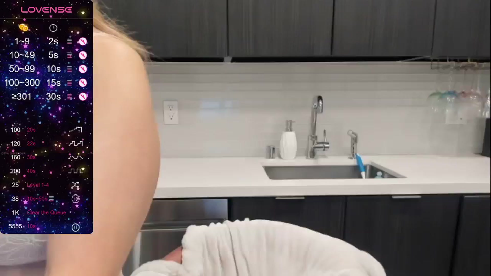 Gallery image thumbnail from Rainbowkiss's myfreecams stream on, 05/07/2024, 06:51 image 6 of 20