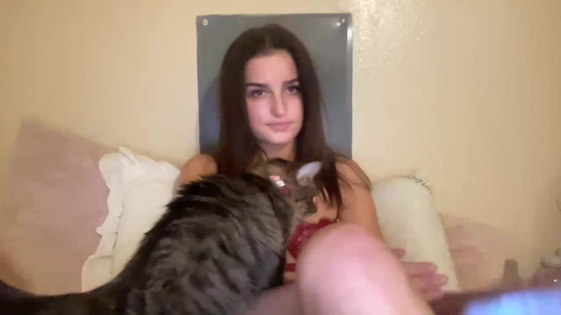 Gallery image thumbnail from RainyMae's myfreecams stream on, 12/12/2022, 24:23 image 11 of 20