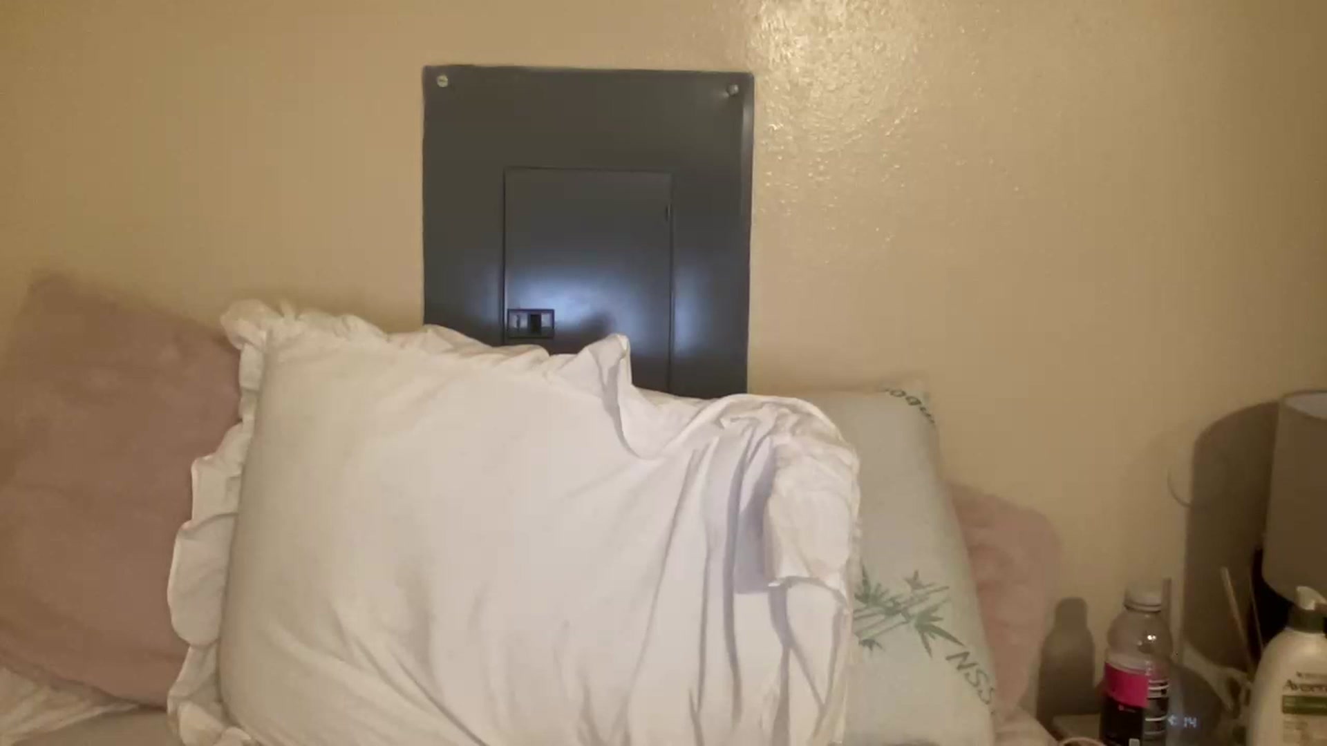 Gallery image thumbnail from RainyMae's myfreecams stream on, 12/12/2022, 24:23 image 14 of 20