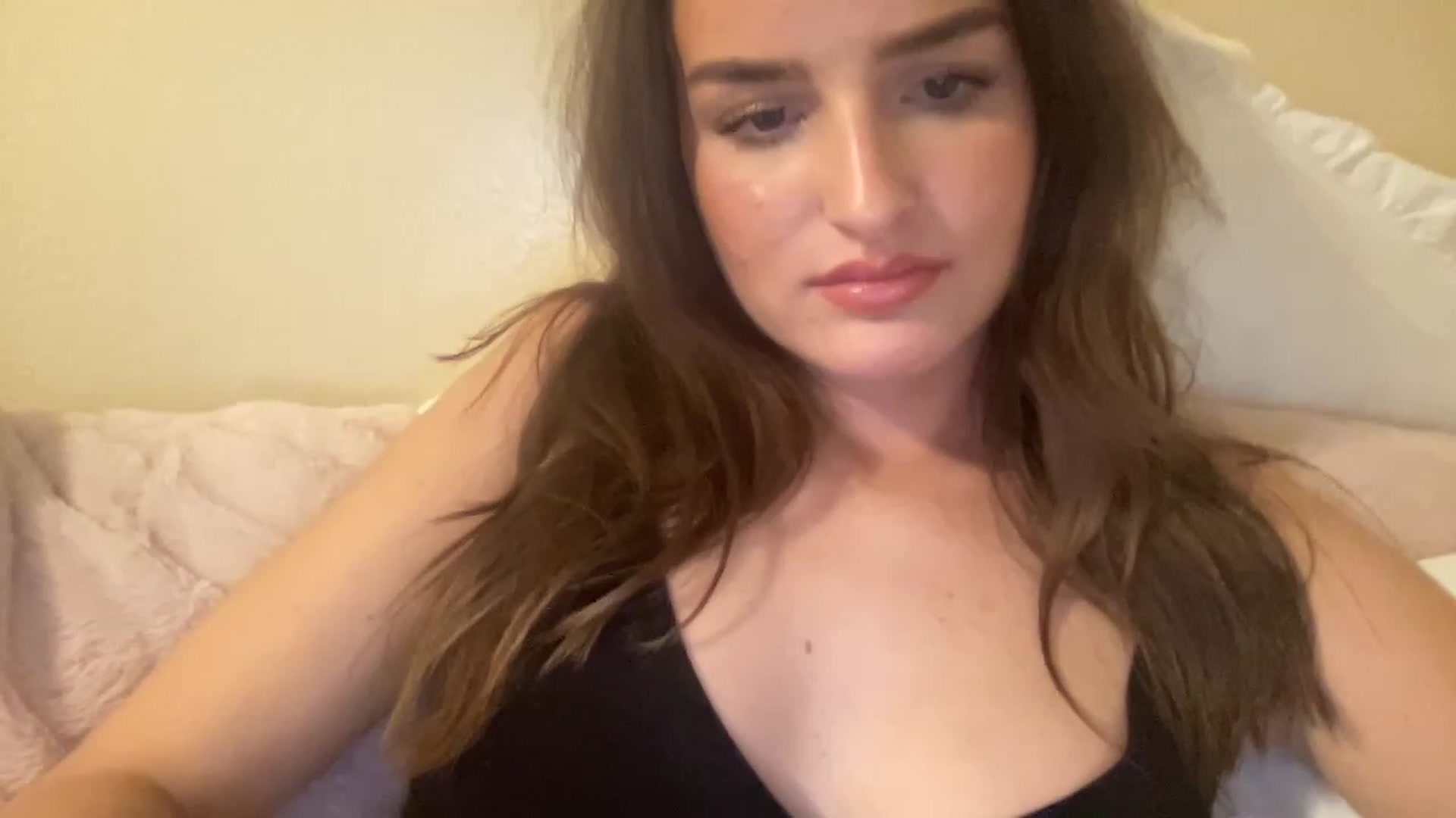 Gallery image thumbnail from RainyMae's myfreecams stream on, 01/19/2023, 04:05 image 11 of 20