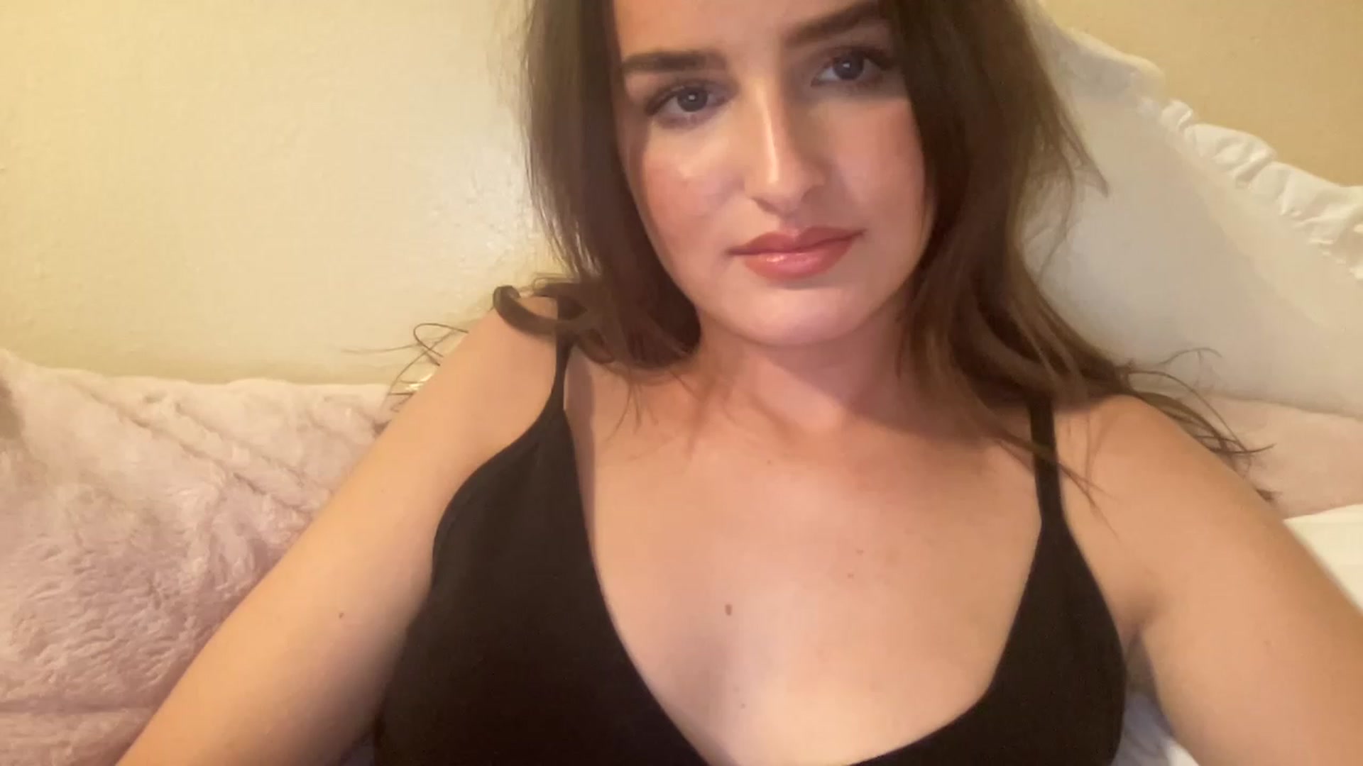 Gallery image thumbnail from RainyMae's myfreecams stream on, 01/19/2023, 04:05 image 7 of 20