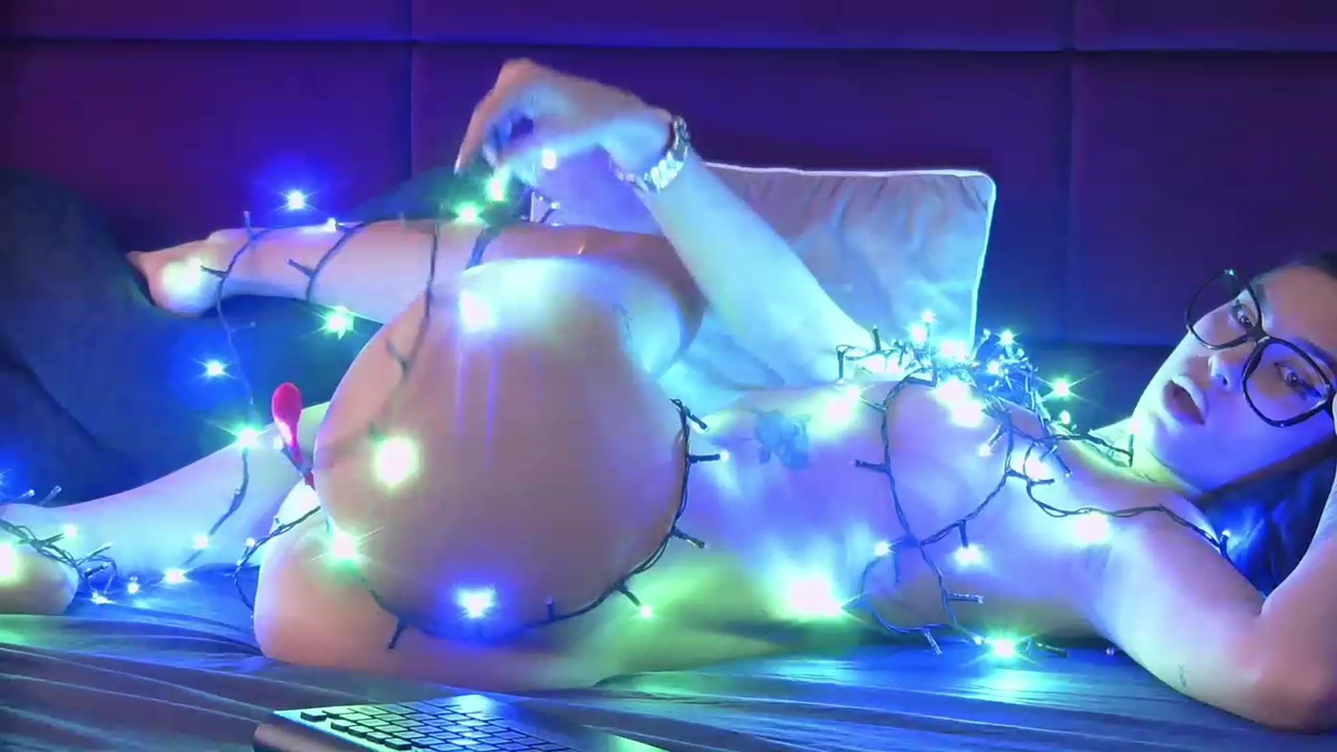 Gallery image thumbnail from RaisaRay's myfreecams stream on, 12/02/2022, 12:21 image 11 of 20