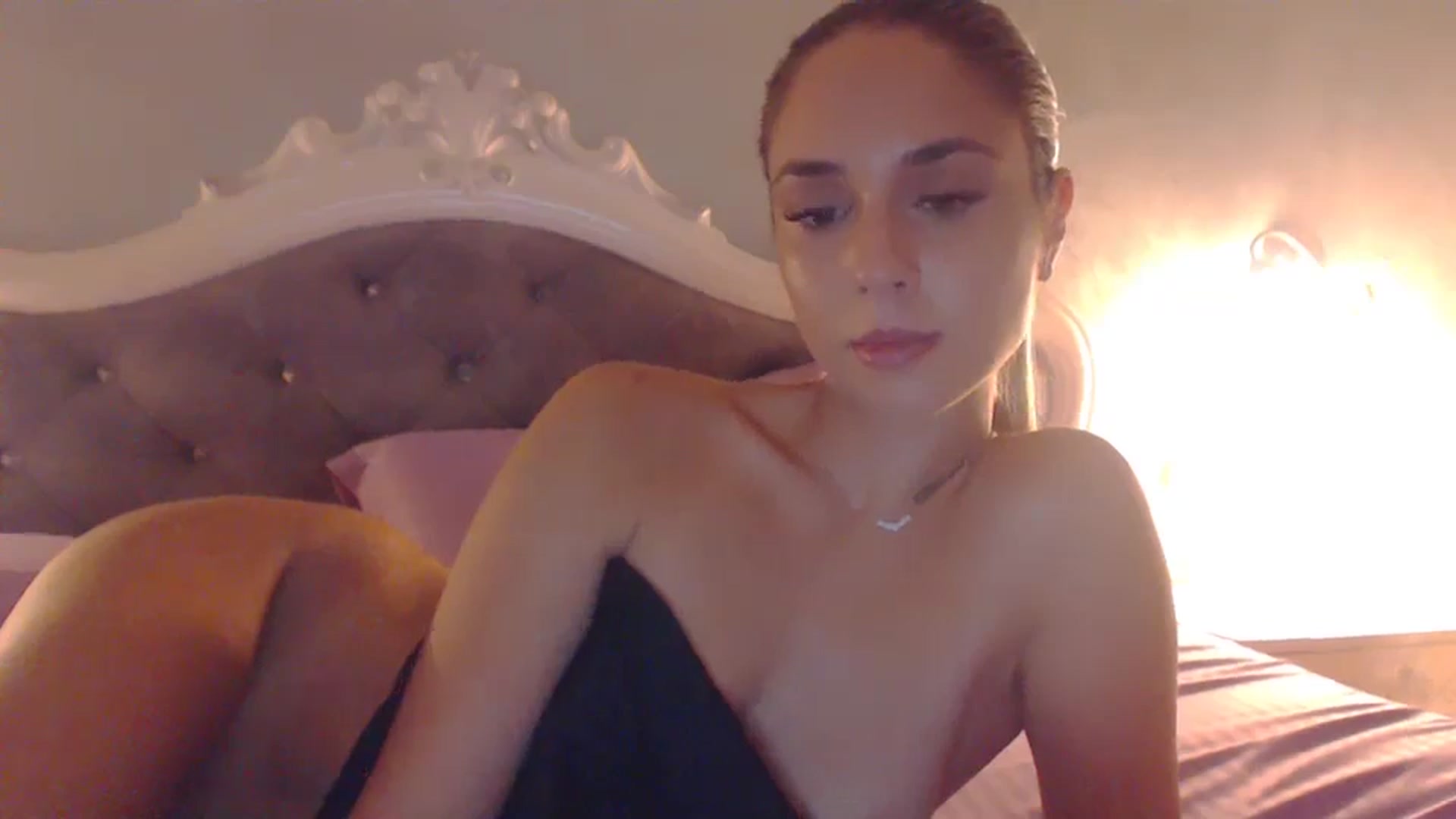 Gallery image thumbnail from Raisadollface's myfreecams stream on, 07/16/2024, 16:01 image 4 of 20