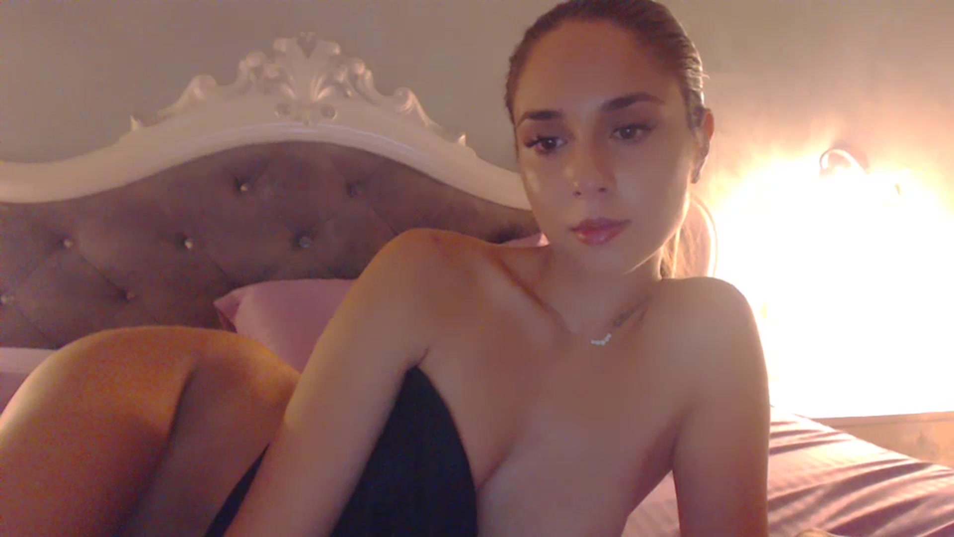 Gallery image thumbnail from Raisadollface's myfreecams stream on, 07/16/2024, 16:01 image 8 of 20