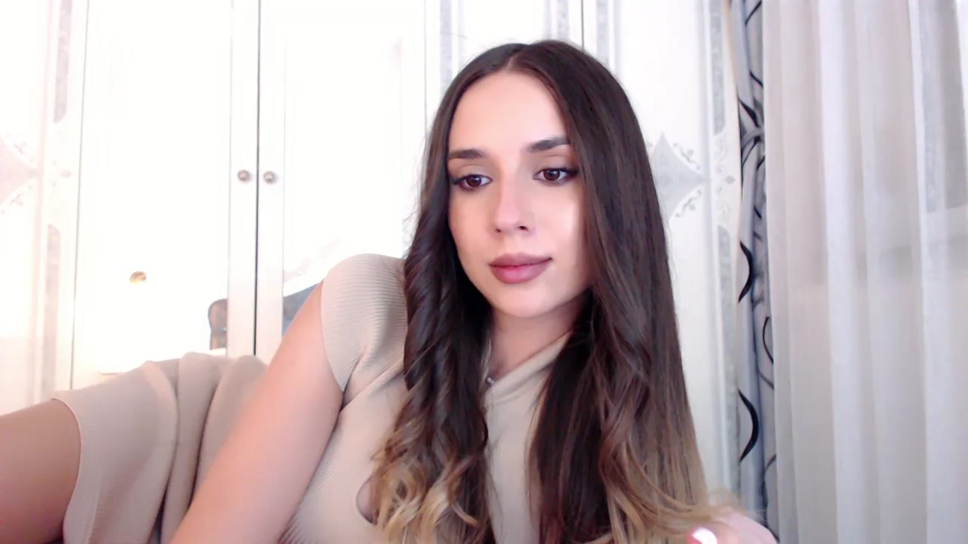 Gallery image thumbnail from Raisadollface's myfreecams stream on, 06/22/2025, 11:43 image 17 of 20