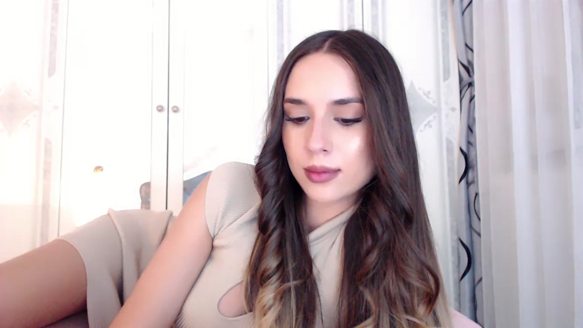 Gallery image thumbnail from Raisadollface's myfreecams stream on, 06/22/2025, 11:43 image 8 of 20