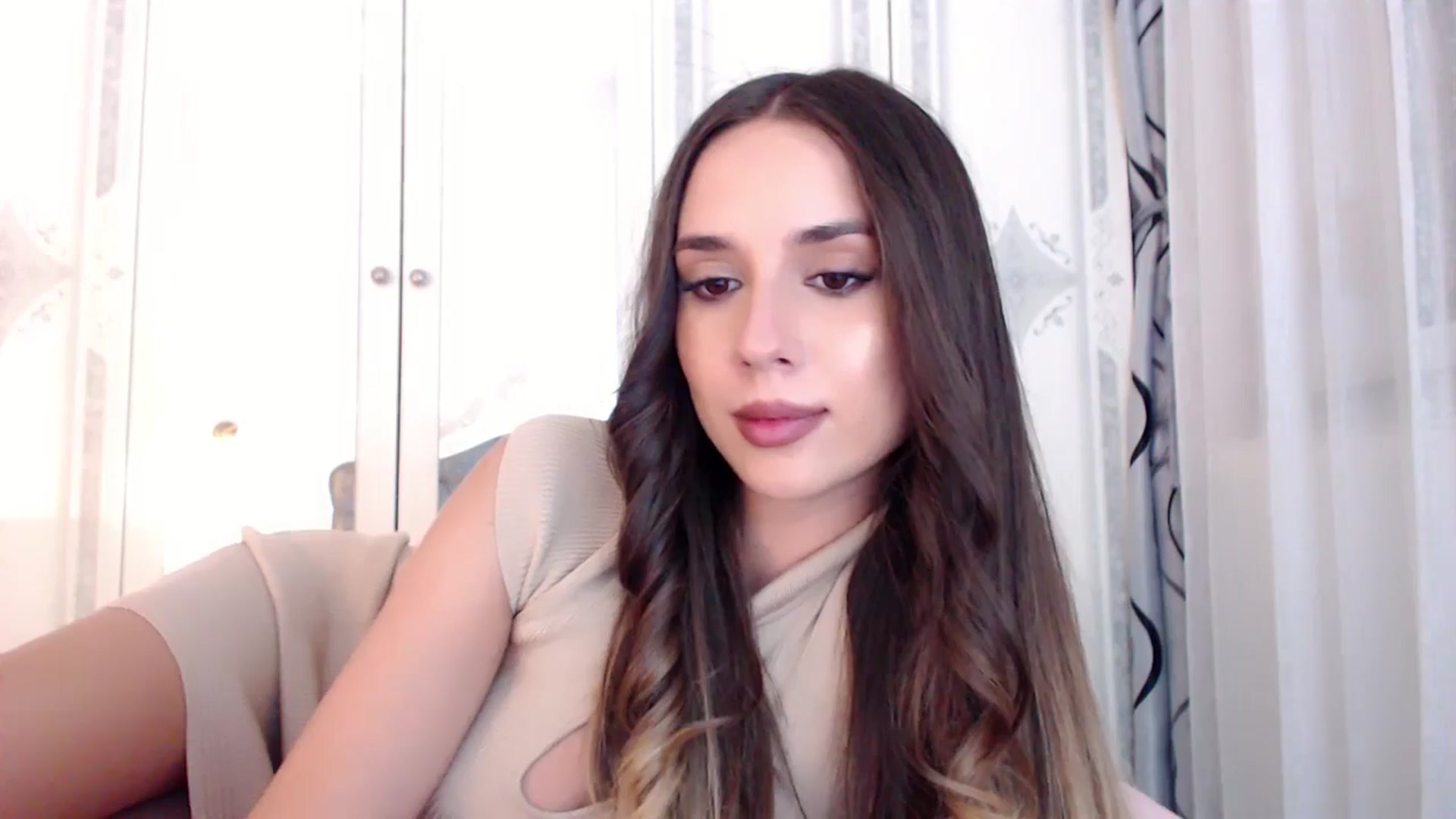 Gallery image thumbnail from Raisadollface's myfreecams stream on, 06/22/2025, 11:43 image 7 of 20