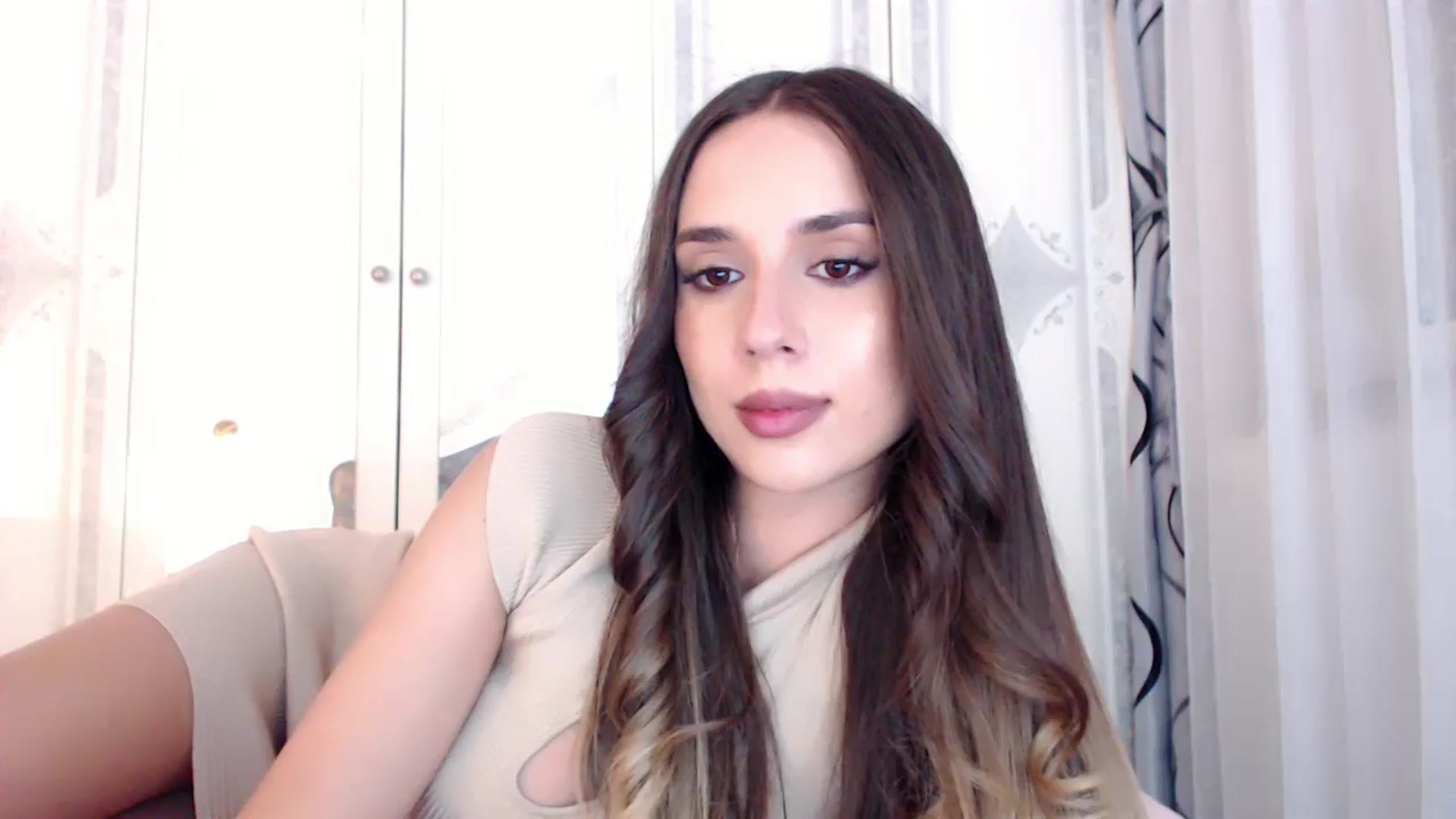 Gallery image thumbnail from Raisadollface's myfreecams stream on, 06/22/2025, 11:43 image 5 of 20