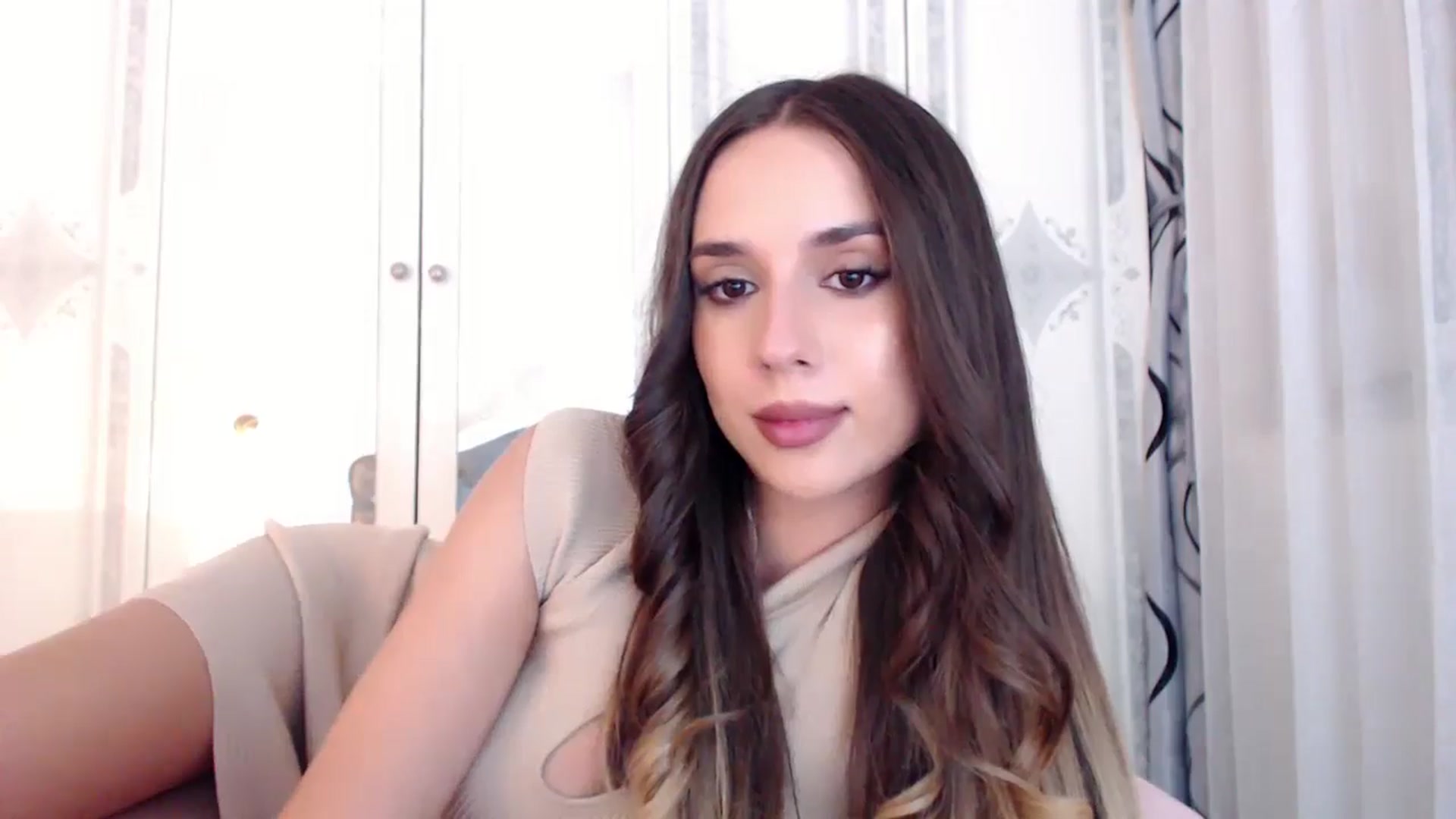 Gallery image thumbnail from Raisadollface's myfreecams stream on, 06/22/2025, 11:43 image 10 of 20