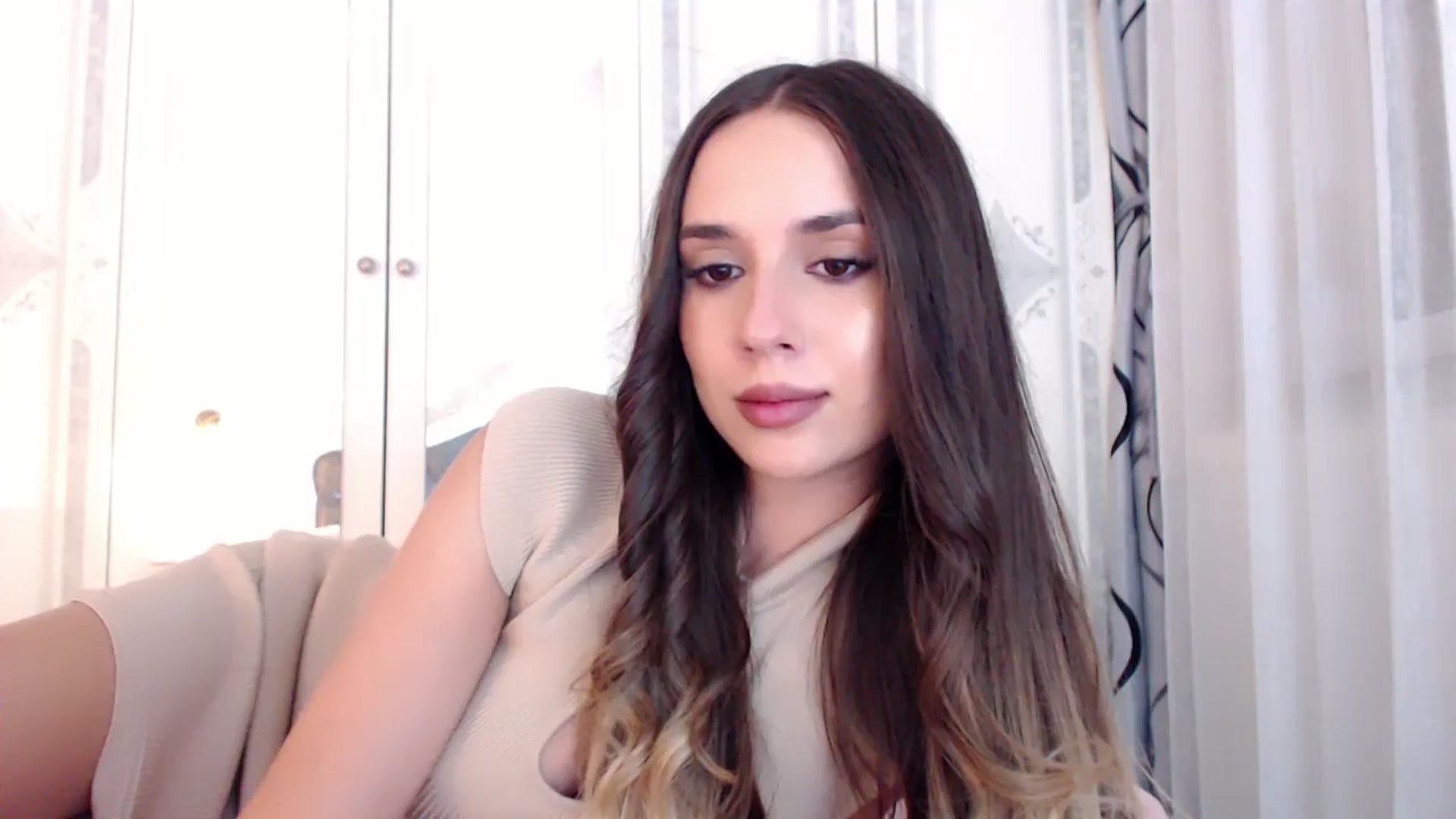 Gallery image thumbnail from Raisadollface's myfreecams stream on, 06/22/2025, 11:43 image 18 of 20