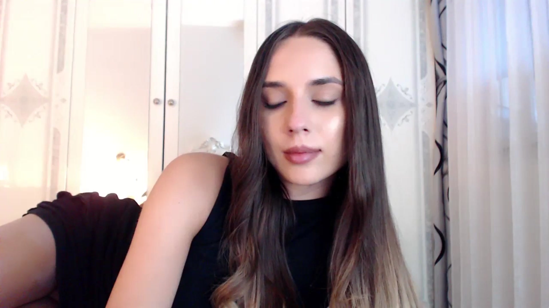 Gallery image thumbnail from Raisadollface's myfreecams stream on, 06/23/2025, 11:58 image 11 of 20