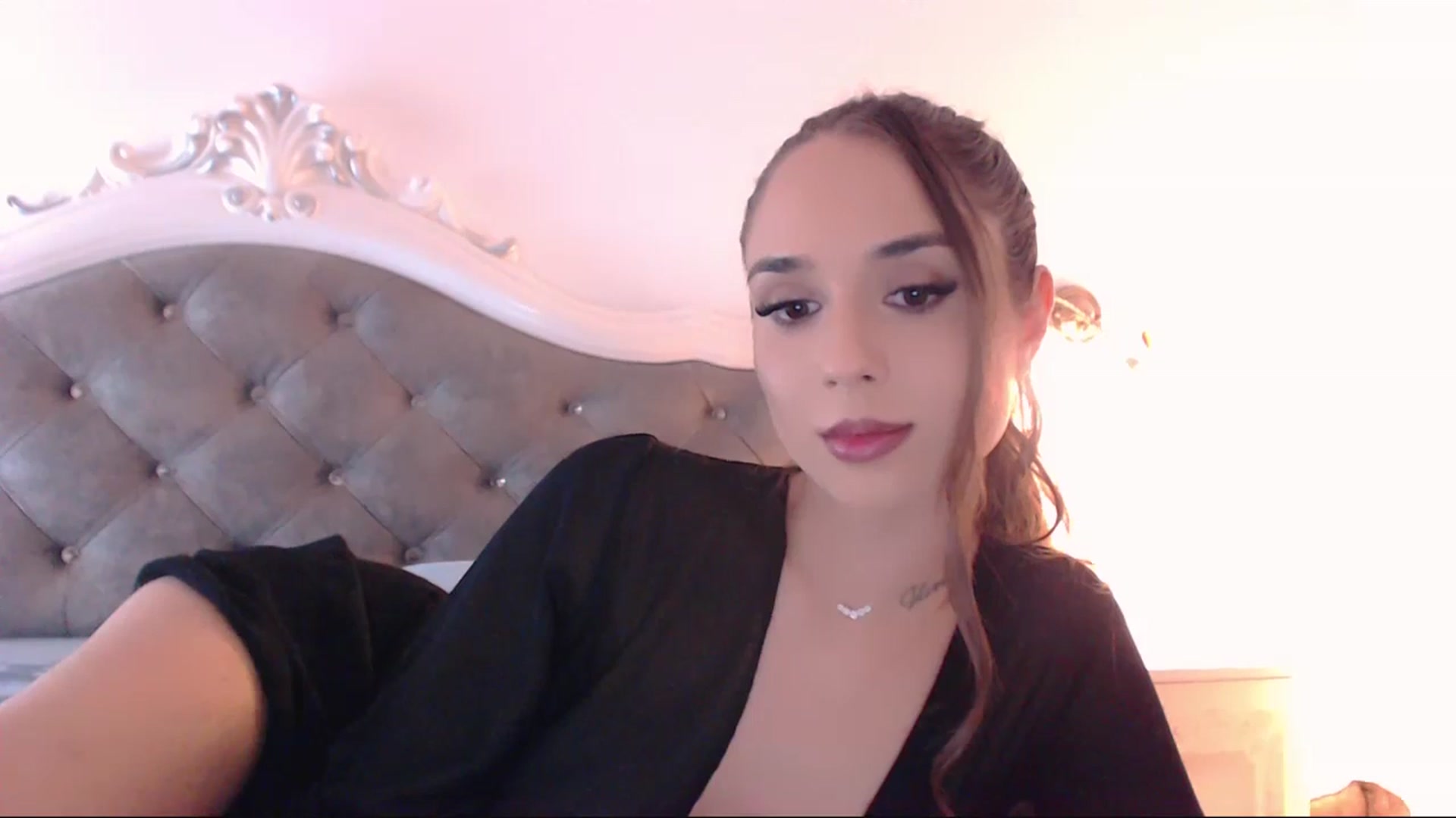 Gallery image thumbnail from Raisadollface's myfreecams stream on, 10/17/2025, 18:37 image 19 of 20